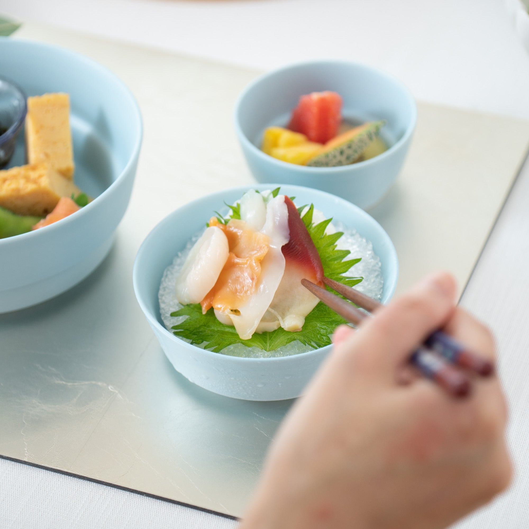 Arita Porcelain Lab Hydrangea Blue Conic Modern Jubako Bento Box - MUSUBI KILN - Quality Japanese Tableware and Gift