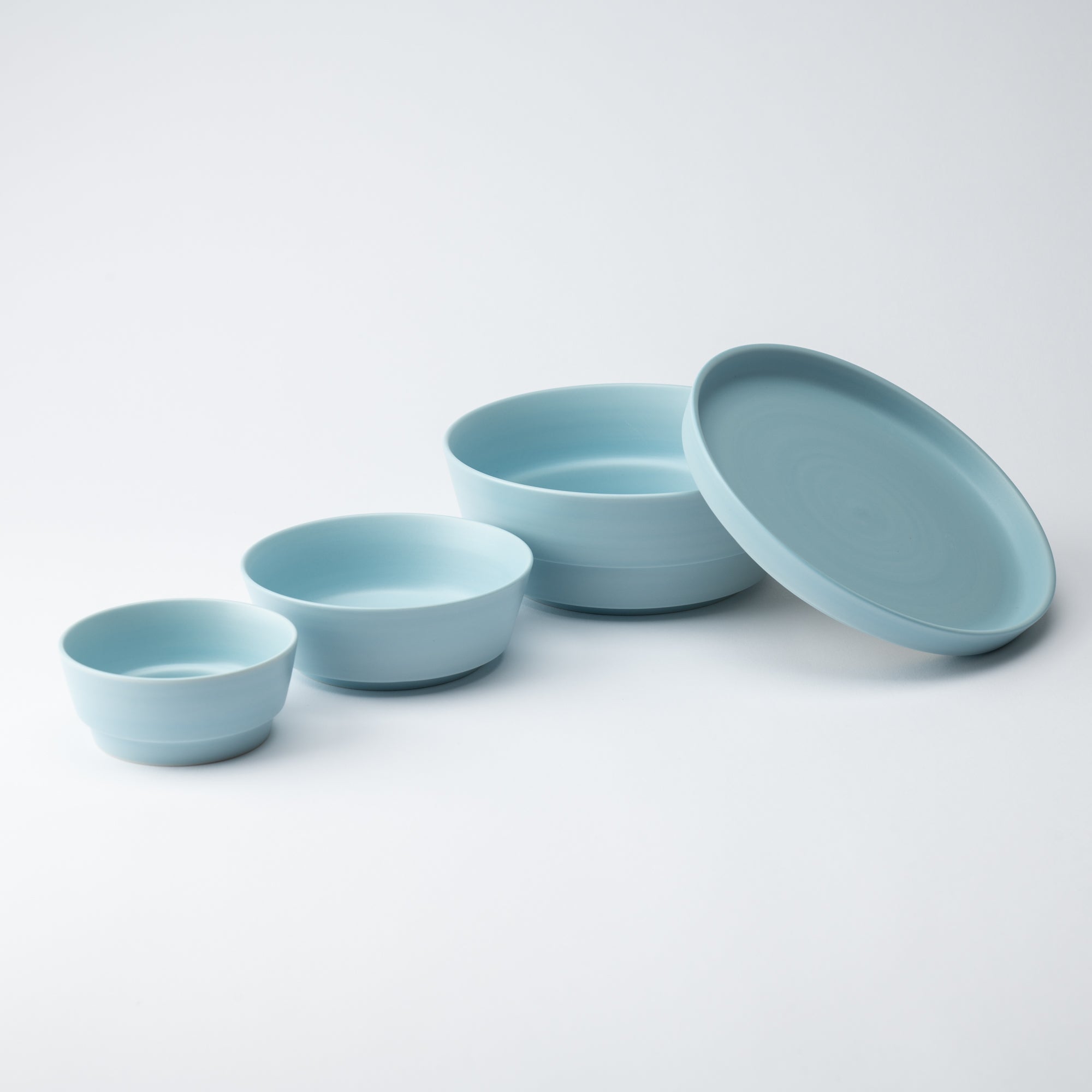 Arita Porcelain Lab Hydrangea Blue Conic Modern Jubako Bento Box - MUSUBI KILN - Quality Japanese Tableware and Gift