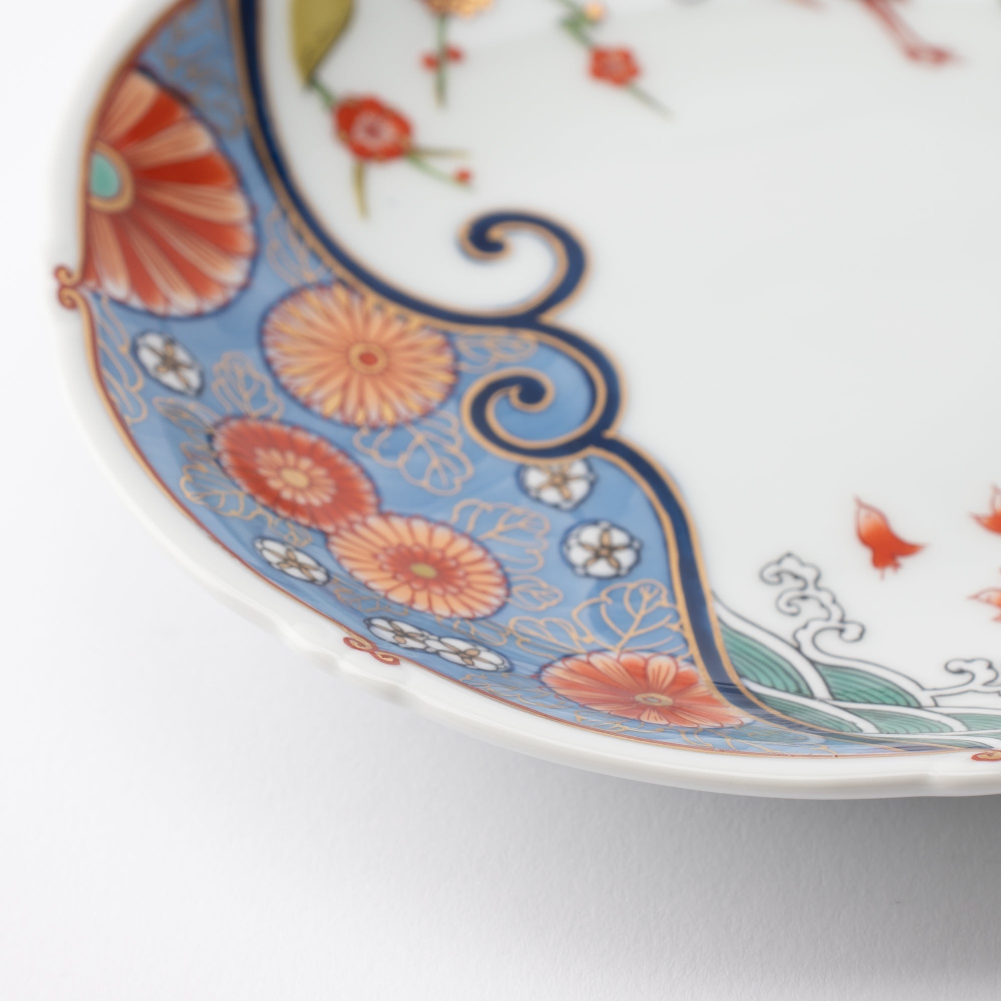 Arita Porcelain Lab Yazaemon Crane and Wave Plate Set - MUSUBI KILN - Quality Japanese Tableware and Gift
