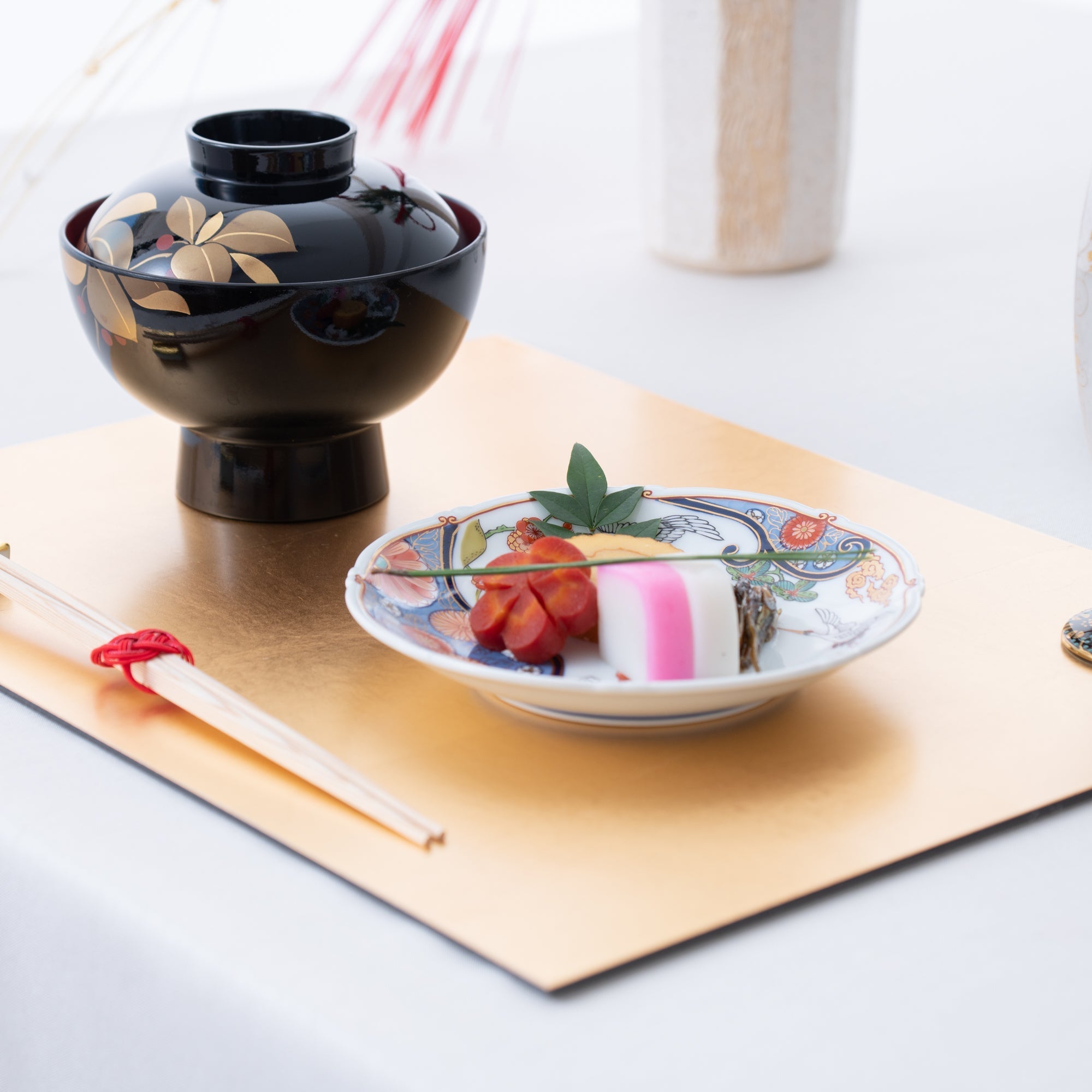 Arita Porcelain Lab Yazaemon Crane and Wave Plate Set - MUSUBI KILN - Quality Japanese Tableware and Gift