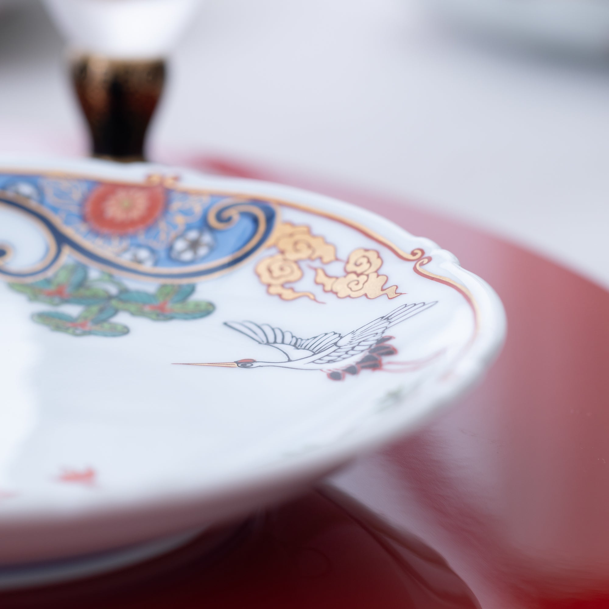 Arita Porcelain Lab Yazaemon Crane and Wave Plate Set - MUSUBI KILN - Quality Japanese Tableware and Gift