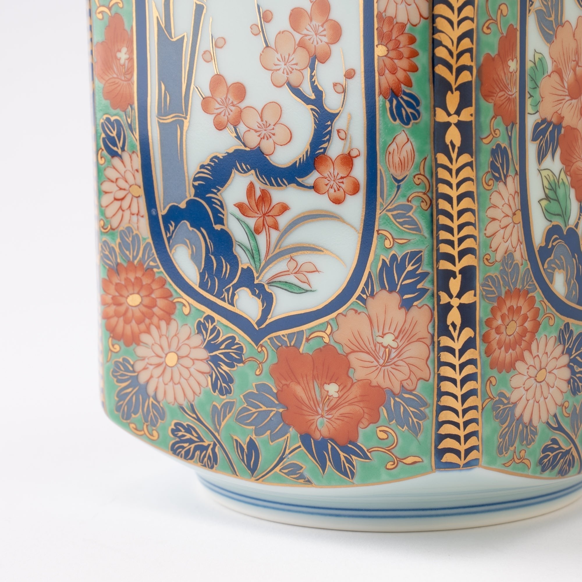 Arita Porcelain Lab Yazaemon Flower Vase - MUSUBI KILN - Quality Japanese Tableware and Gift