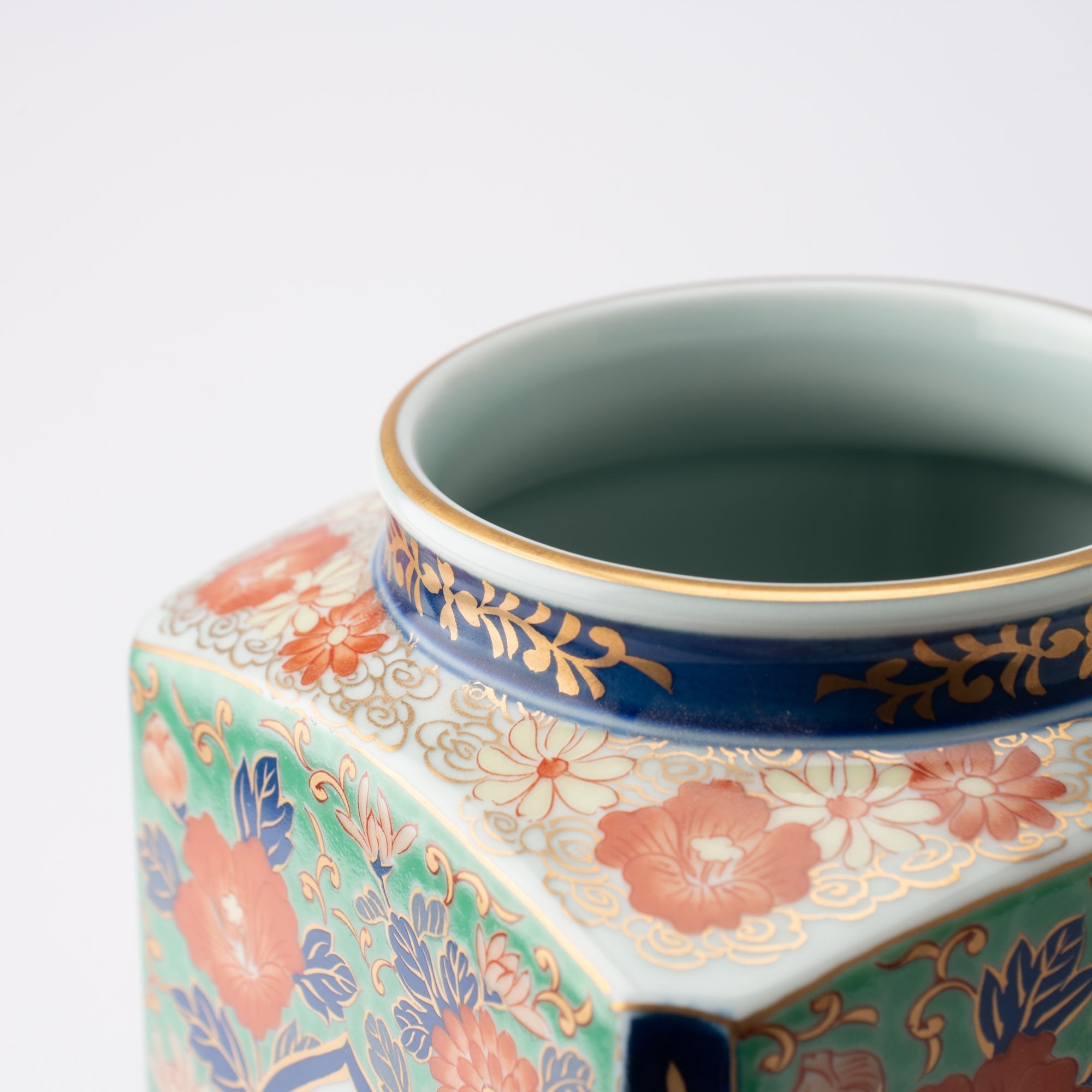 Arita Porcelain Lab Yazaemon Flower Vase - MUSUBI KILN - Quality Japanese Tableware and Gift