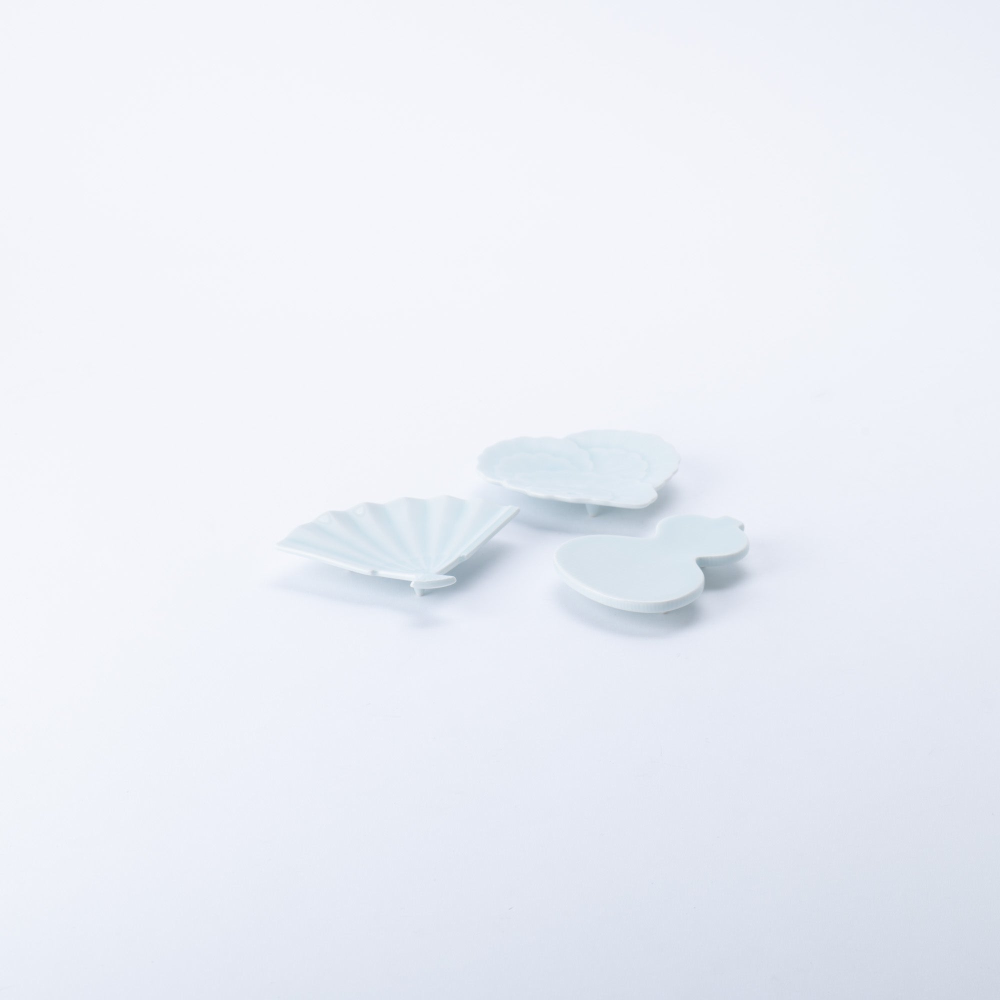 Arita Porcelain Lab Yazaemon Pine Tree Fan Gourd Celadon Small Plate Set - MUSUBI KILN - Quality Japanese Tableware and Gift