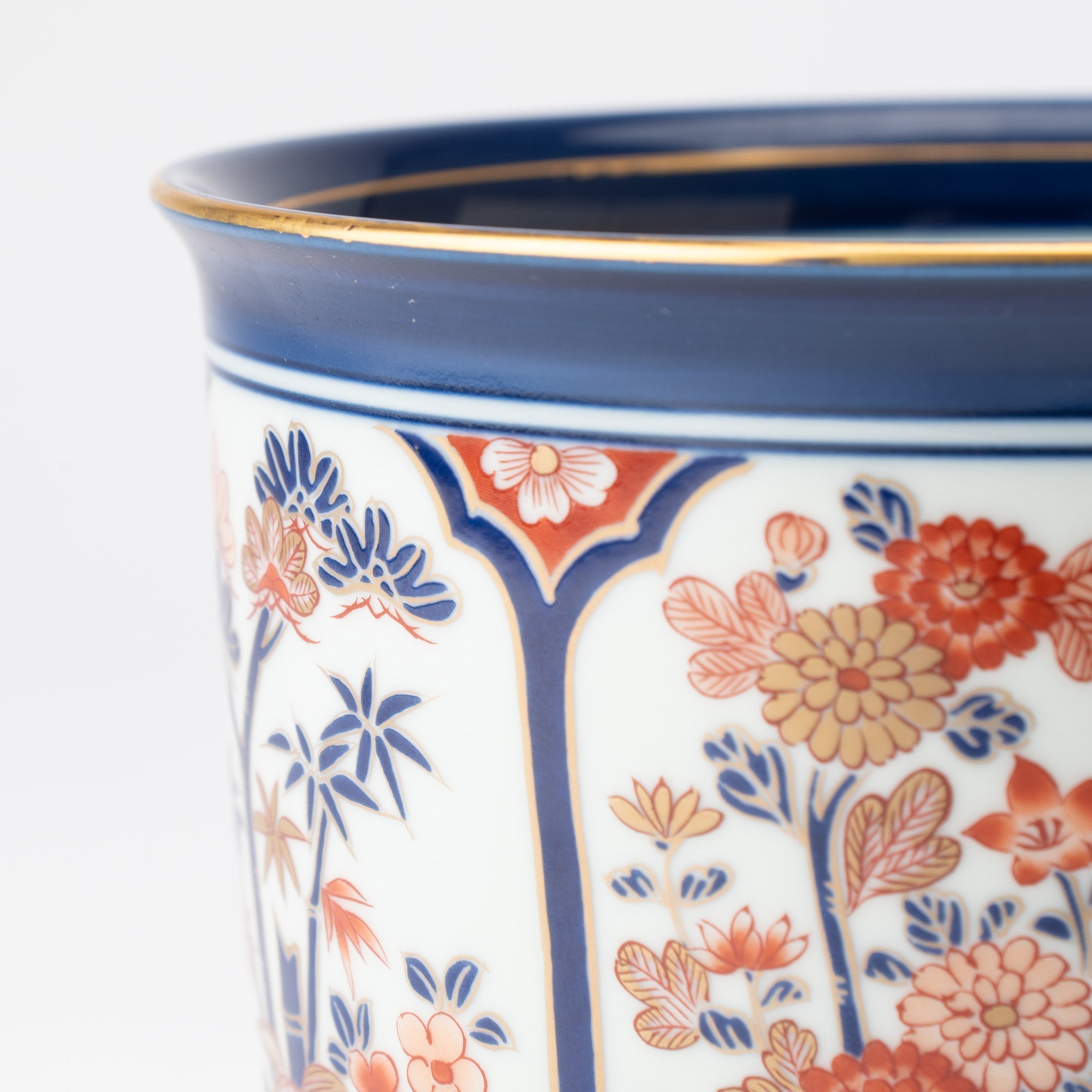 Arita Porcelain Lab Yazaemon White Sake Cooler - MUSUBI KILN - Quality Japanese Tableware and Gift