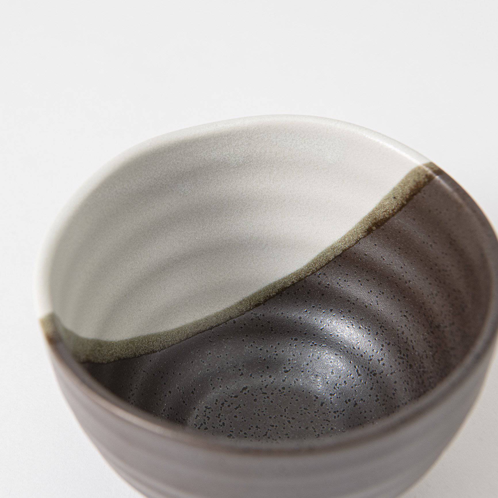 Atelier Yu Cats In Sunny Spot Kutani Japanese Rice Bowl - MUSUBI KILN - Quality Japanese Tableware and Gift