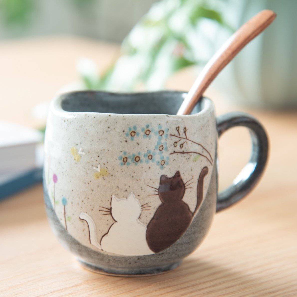 Atelier Yu Cats In Sunny Spot Kutani Mug - MUSUBI KILN - Quality Japanese Tableware and Gift