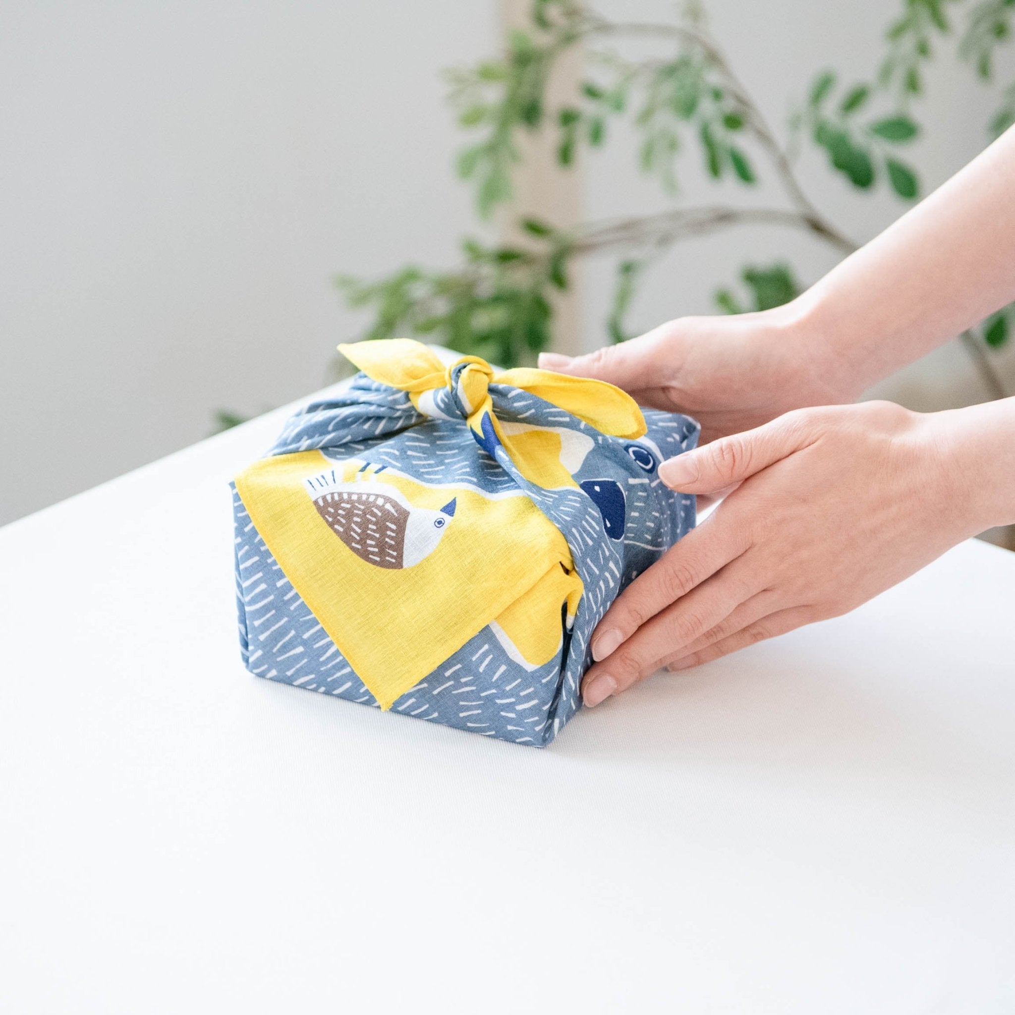 Bear and Birds Furoshiki Wrapping Cloth 19.7in - MUSUBI KILN - Quality Japanese Tableware and Gift