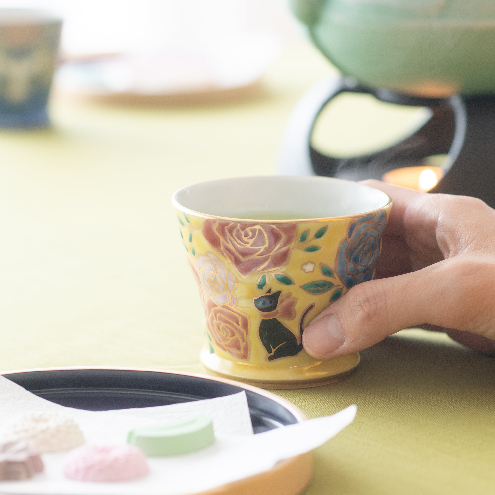 Bizan Kiln Black Cat Kutani Teacup - MUSUBI KILN - Quality Japanese Tableware and Gift