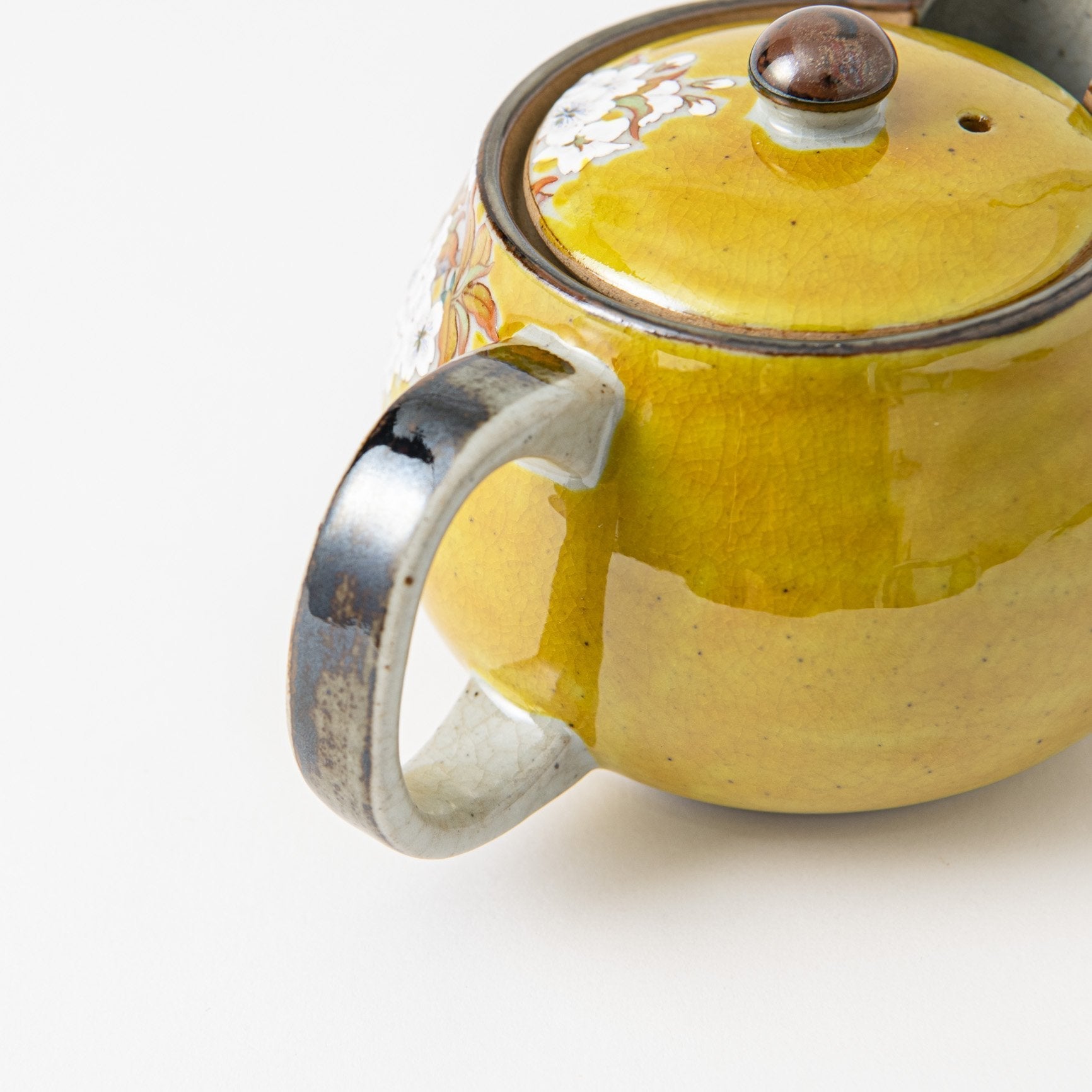 Bizan Kiln Yoshidaya Sakura and Bird Kutani Teapot 12.2oz(360ml) - MUSUBI KILN - Quality Japanese Tableware and Gift