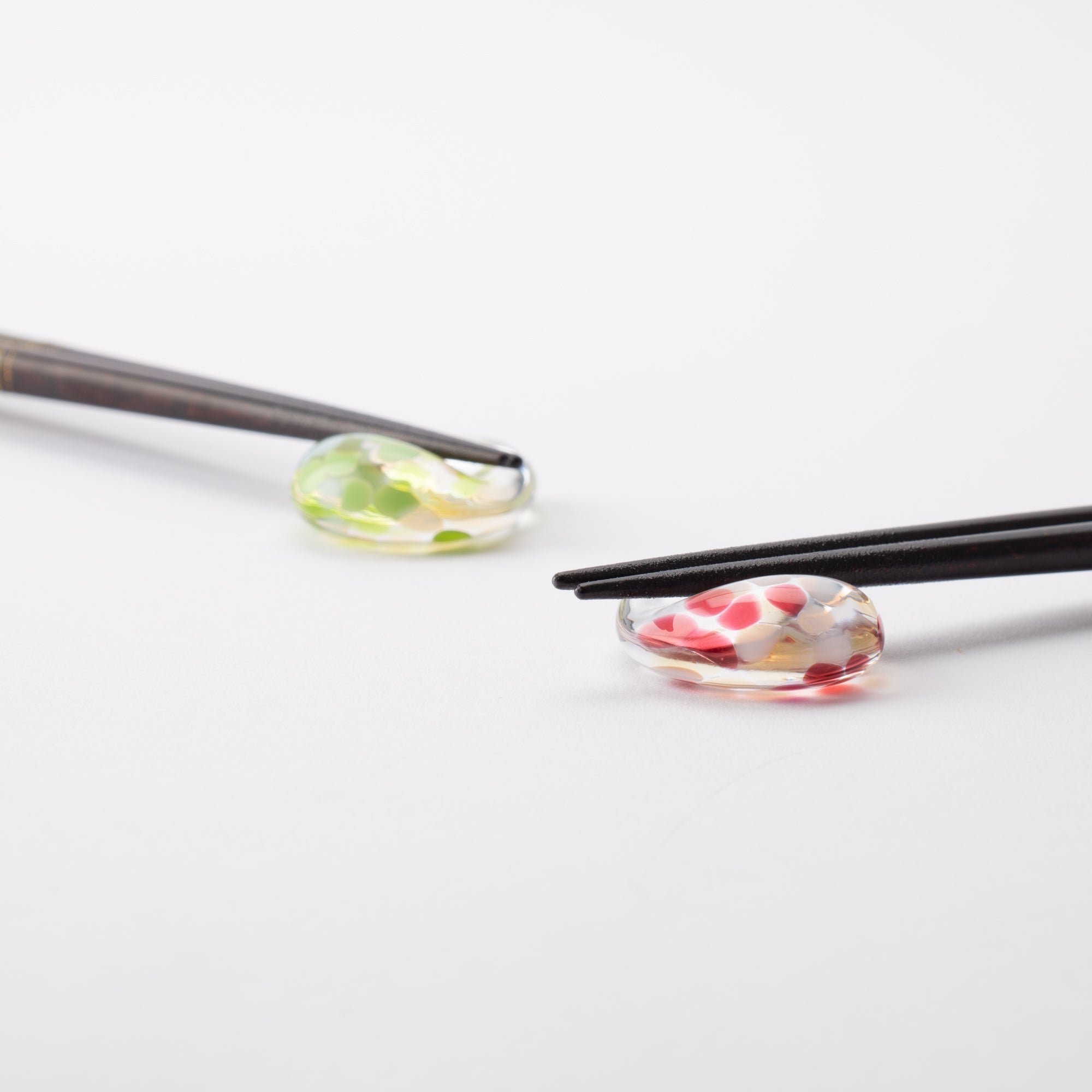 Cherry Blossoms Wakasa Lacquerware Chopsticks 23 cm (9 in) / 21 cm (8.3 in) and Apple Chopstick Rests (Set of Two) - MUSUBI KILN - Quality Japanese Tableware and Gift