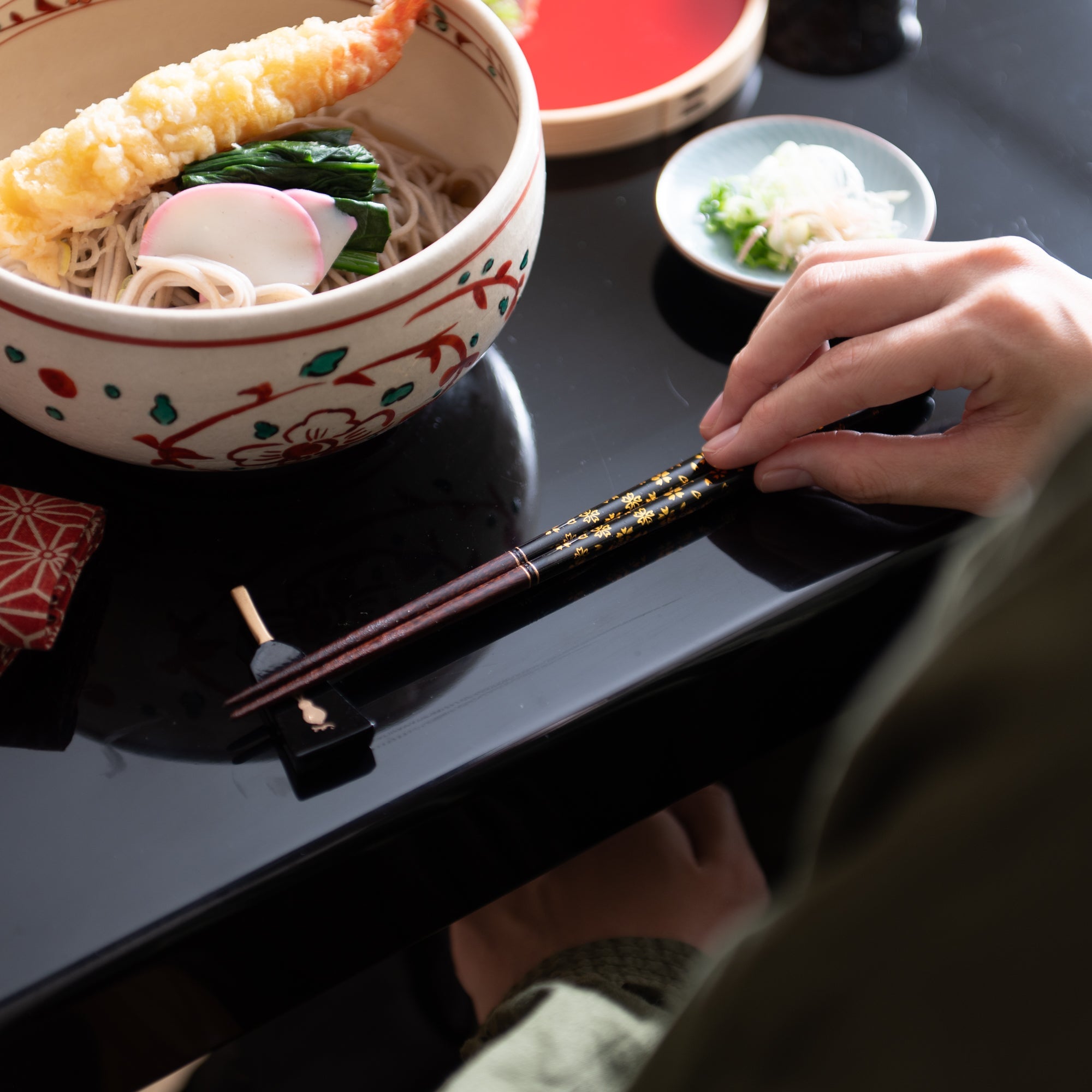 Cherry Blossoms Wakasa Lacquerware Chopsticks 23 cm (9 in) / 21 cm (8.3 in) and Chopstick Rests (Set of Two) - MUSUBI KILN - Quality Japanese Tableware and Gift
