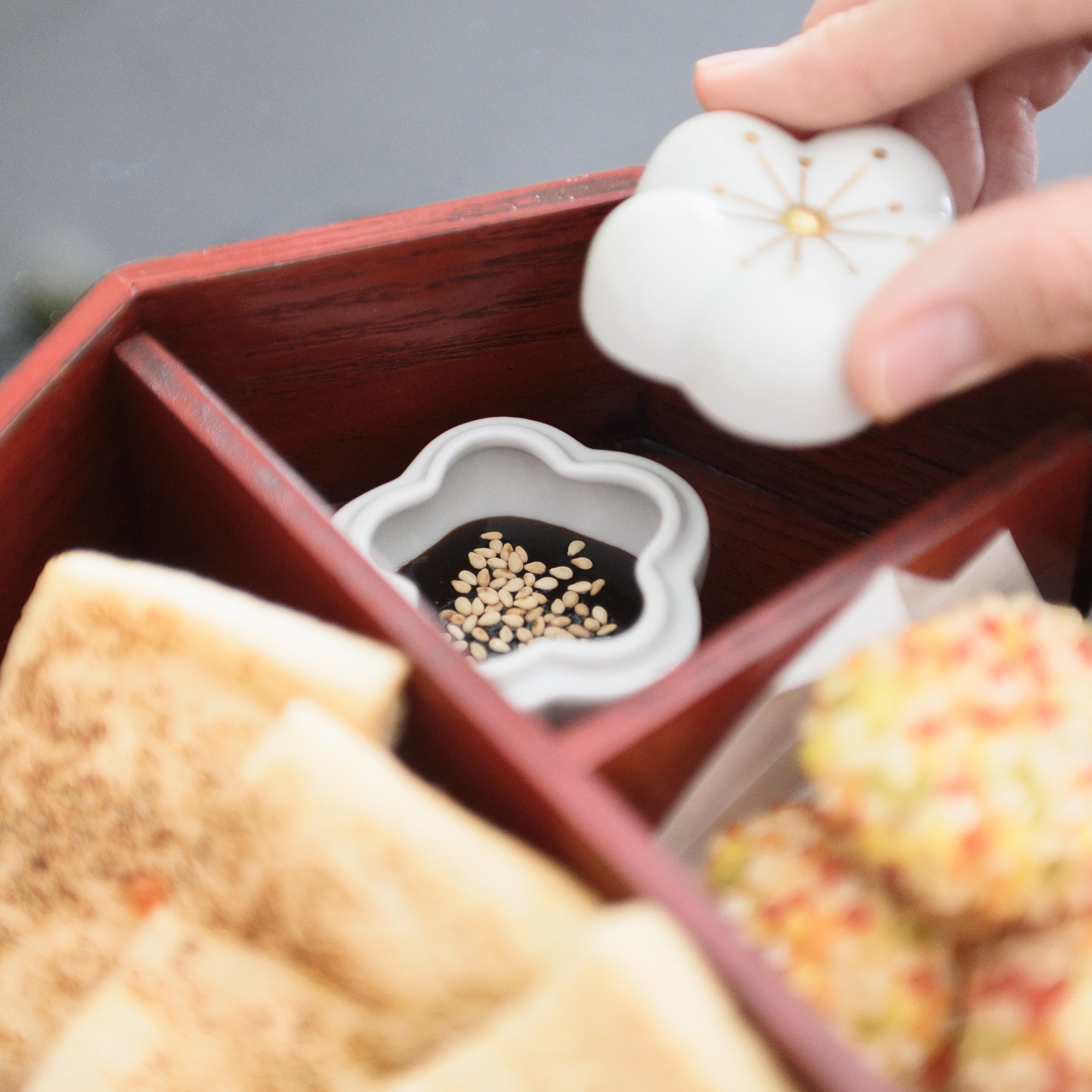 Choemon Plum Blossom Kutani Small Box - MUSUBI KILN - Quality Japanese Tableware and Gift