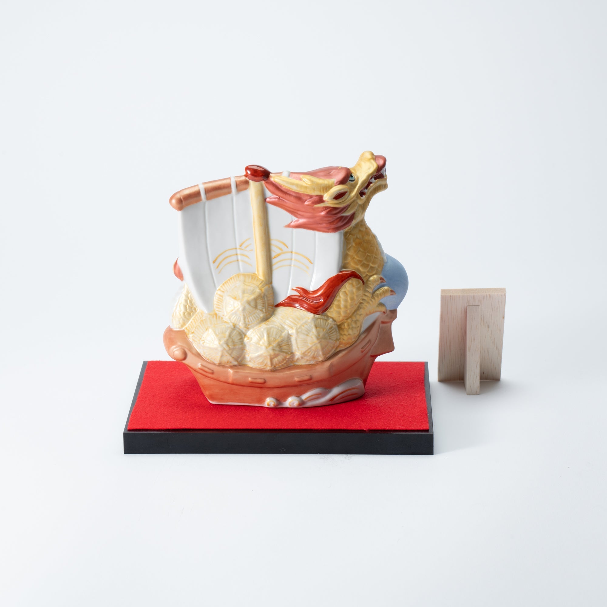 Choho Kiln Kutani Dragon and Treasure Boat - MUSUBI KILN - Quality Japanese Tableware and Gift