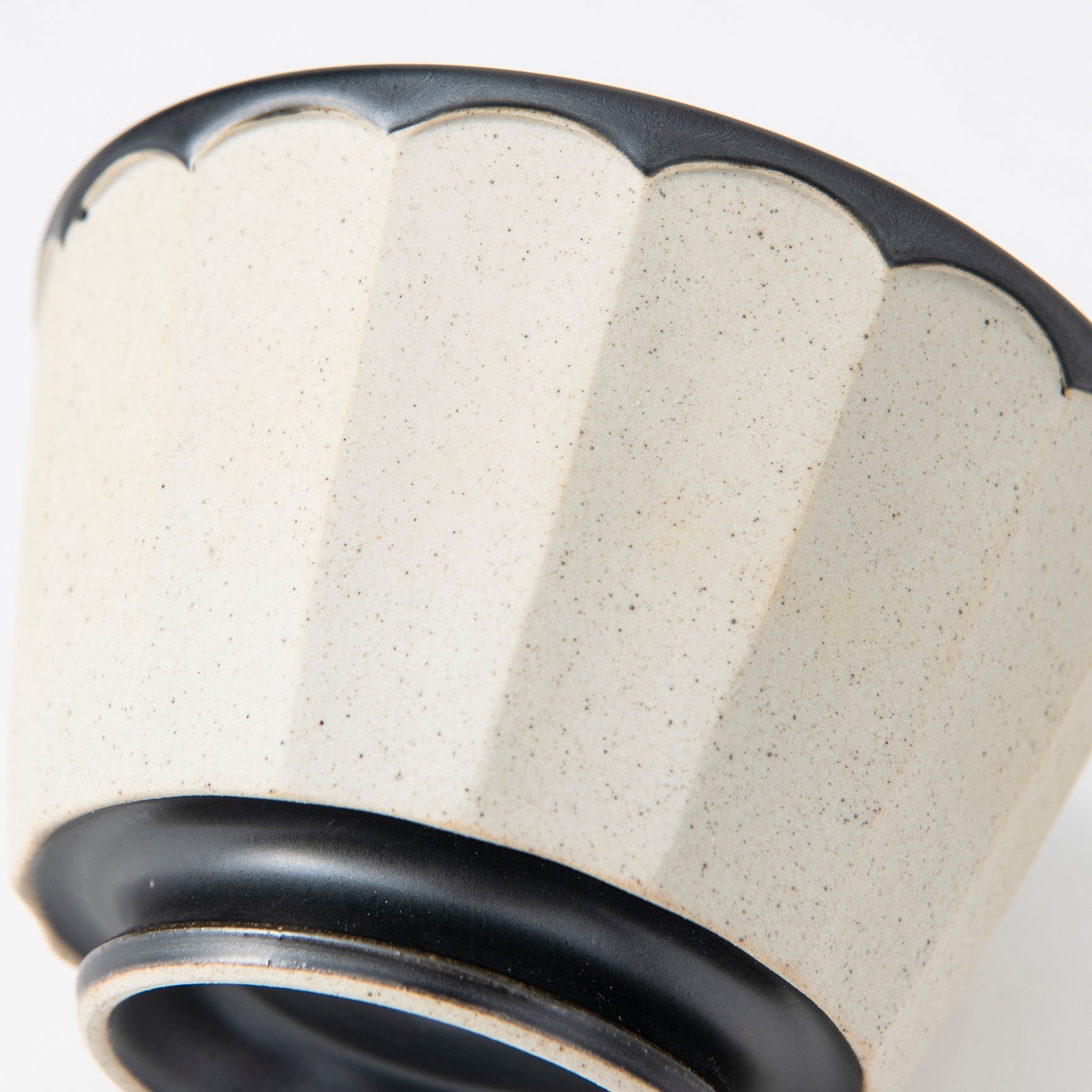 Earth Black Hasami Ware Donburi Bowl M - MUSUBI KILN - Quality Japanese Tableware and Gift