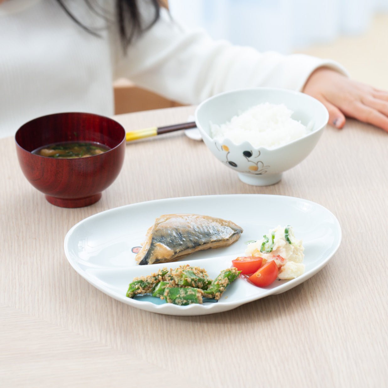 Elephant Hasami Wave Children's Divided Plate - MUSUBI KILN - Quality Japanese Tableware and Gift