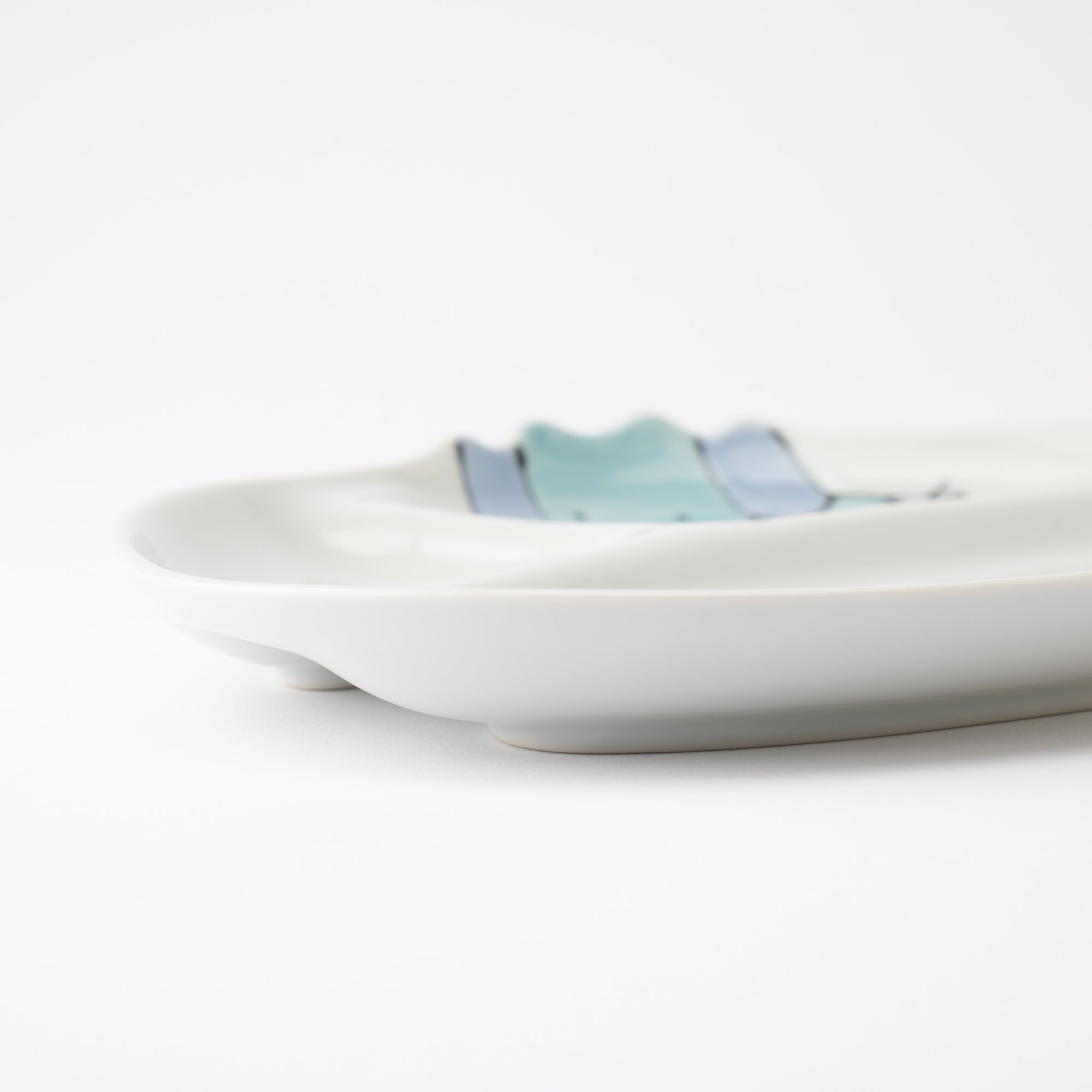 Elephant Hasami Wave Children's Divided Plate - MUSUBI KILN - Quality Japanese Tableware and Gift
