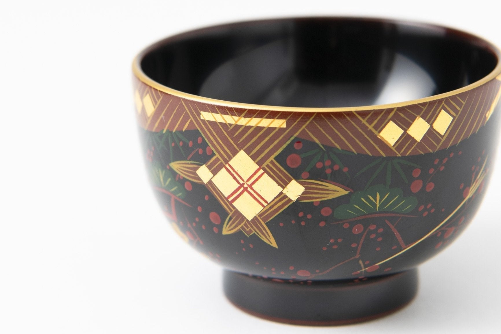 Fukunishi Sobe Pine, Bamboo and Plum Aizu Lacquerware Guinomi Sake Cup - MUSUBI KILN - Quality Japanese Tableware and Gift