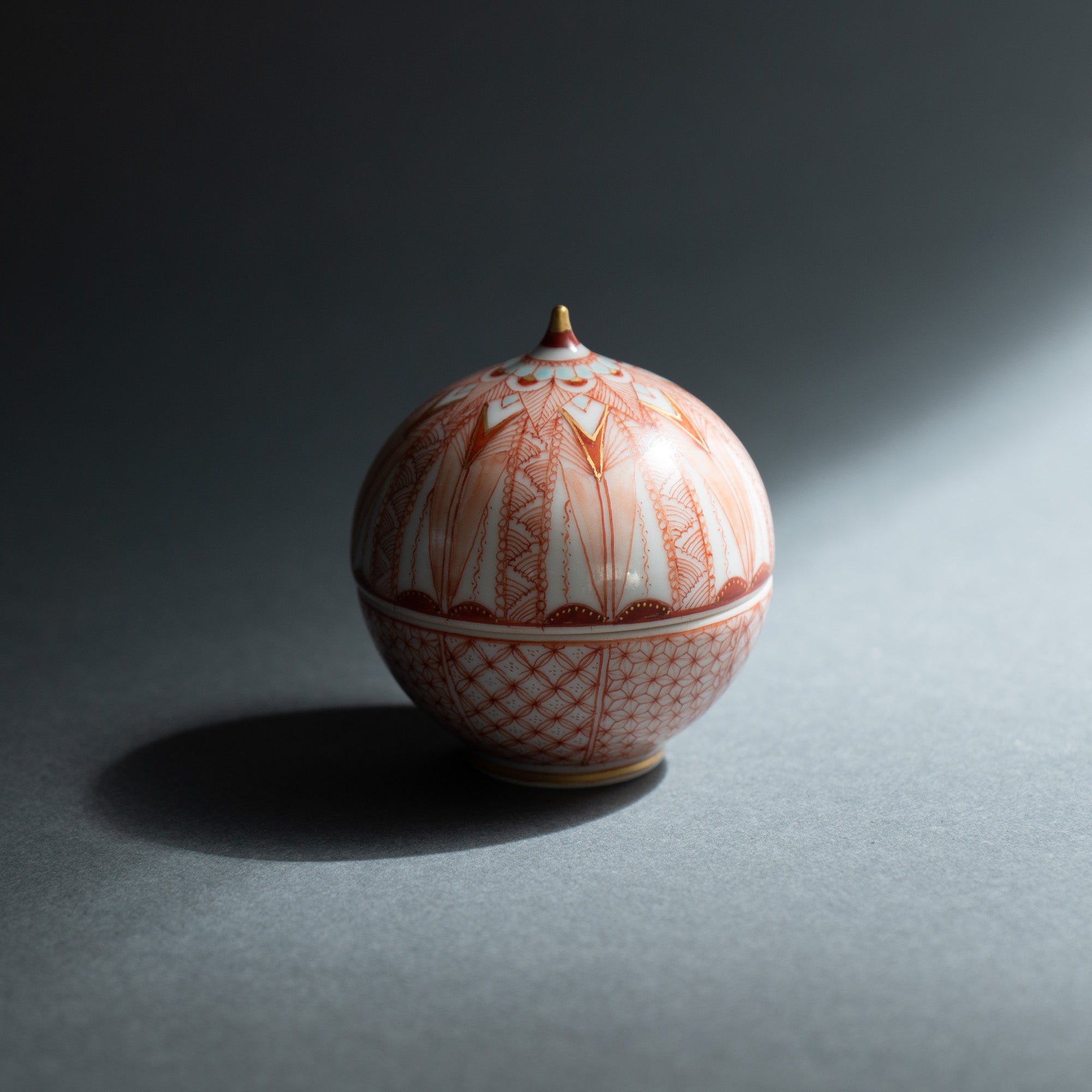Fukushima Reiko Akae - Saibyo Elephant Kutani Sake Cup with Stand - MUSUBI KILN - Quality Japanese Tableware and Gift