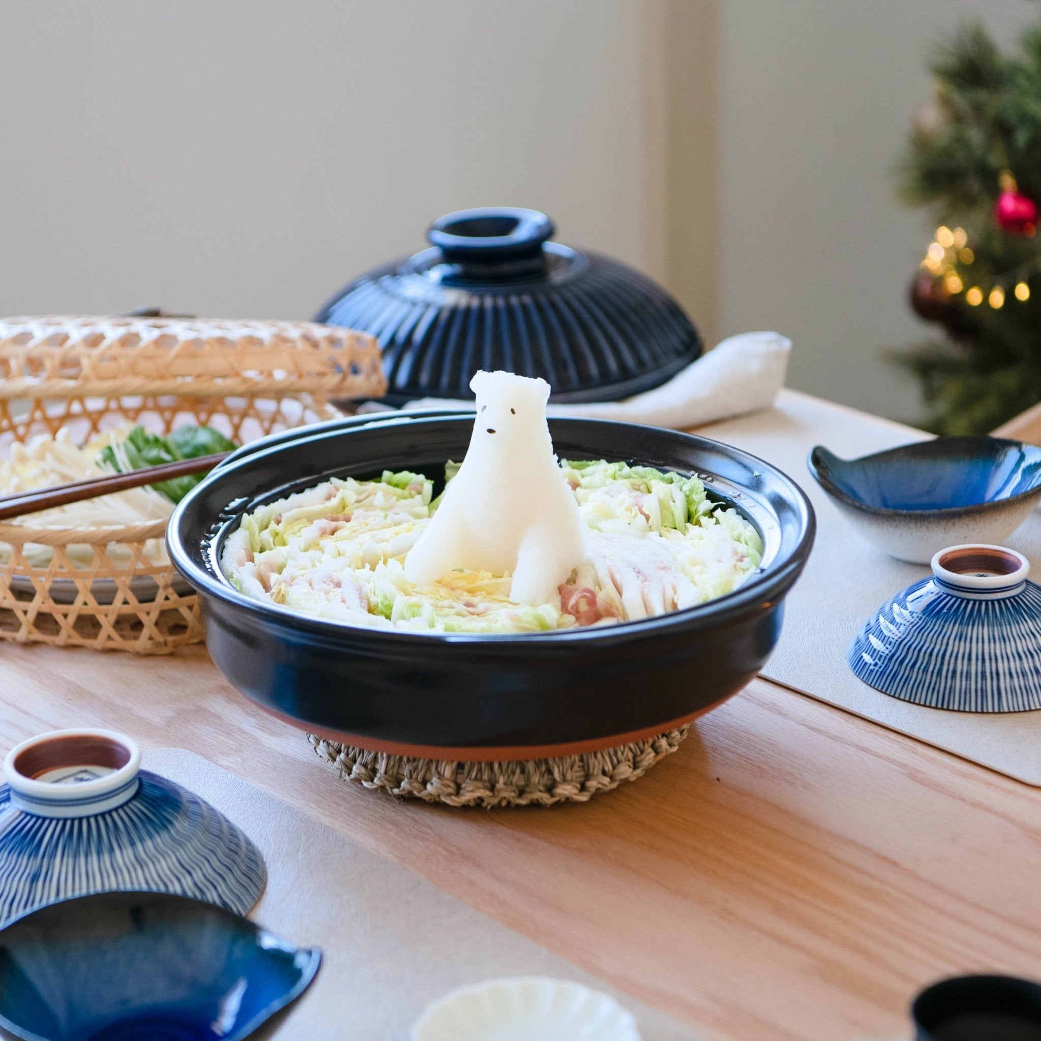 Ginpo Kikka Banko Donabe Japanese Clay Pot for 3 to 4 persons - MUSUBI KILN - Quality Japanese Tableware and Gift