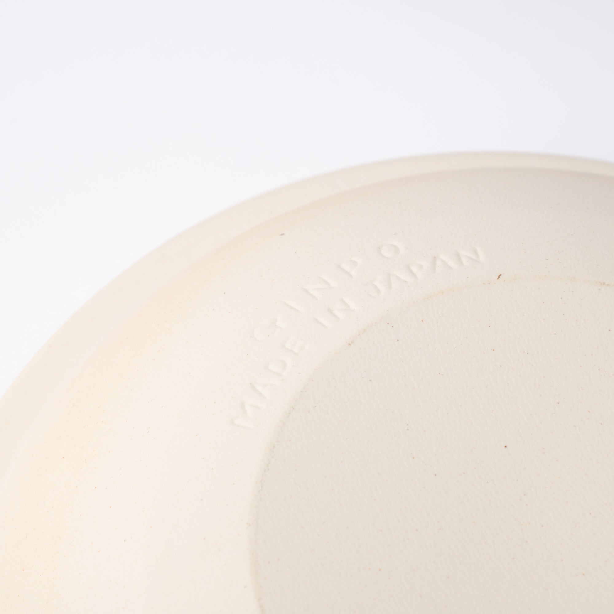Ginpo White Kannyu Banko Donabe Japanese Clay Pot for 3 persons - MUSUBI KILN - Quality Japanese Tableware and Gift