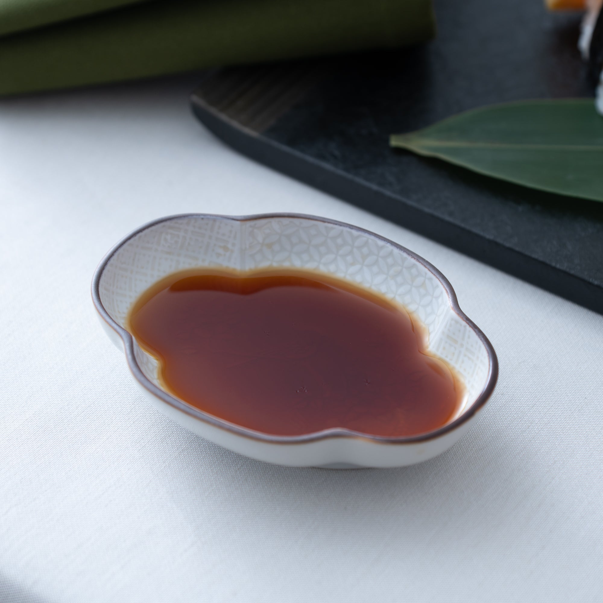 Hachi - Kutani Flower Birds Guard Sauce Plate - MUSUBI KILN - Quality Japanese Tableware and Gift