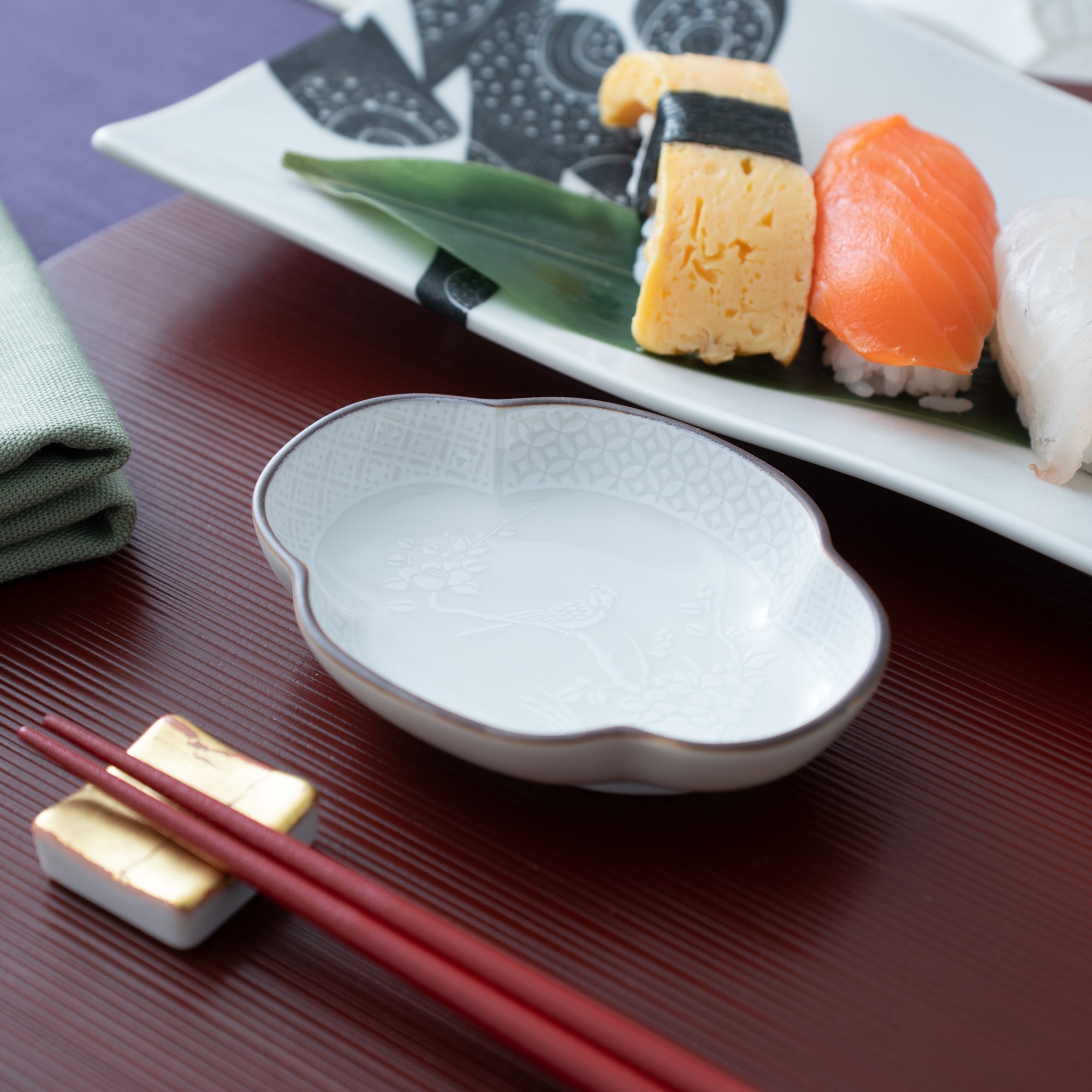 Hachi - Kutani Flower Birds Guard Sauce Plate - MUSUBI KILN - Quality Japanese Tableware and Gift