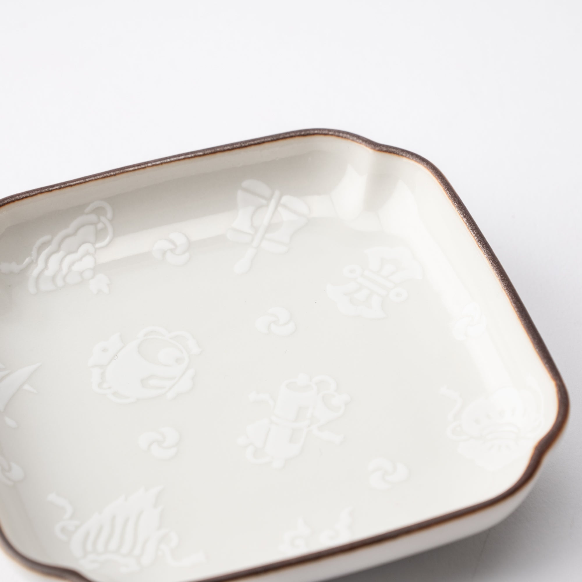 Hachi - Kutani Takara - Zukushi Kutani Sauce Plate - MUSUBI KILN - Quality Japanese Tableware and Gift