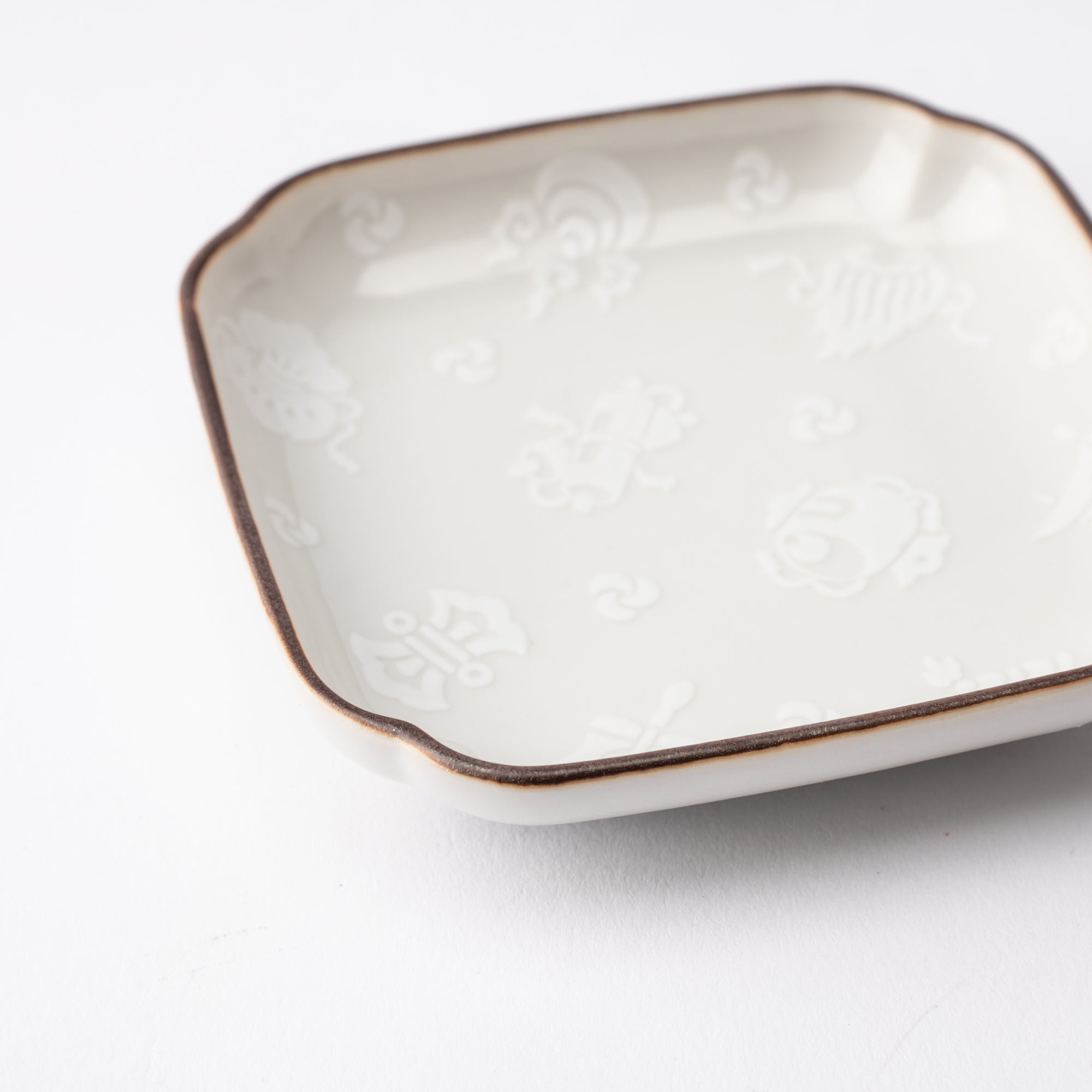 Hachi - Kutani Takara - Zukushi Kutani Sauce Plate - MUSUBI KILN - Quality Japanese Tableware and Gift