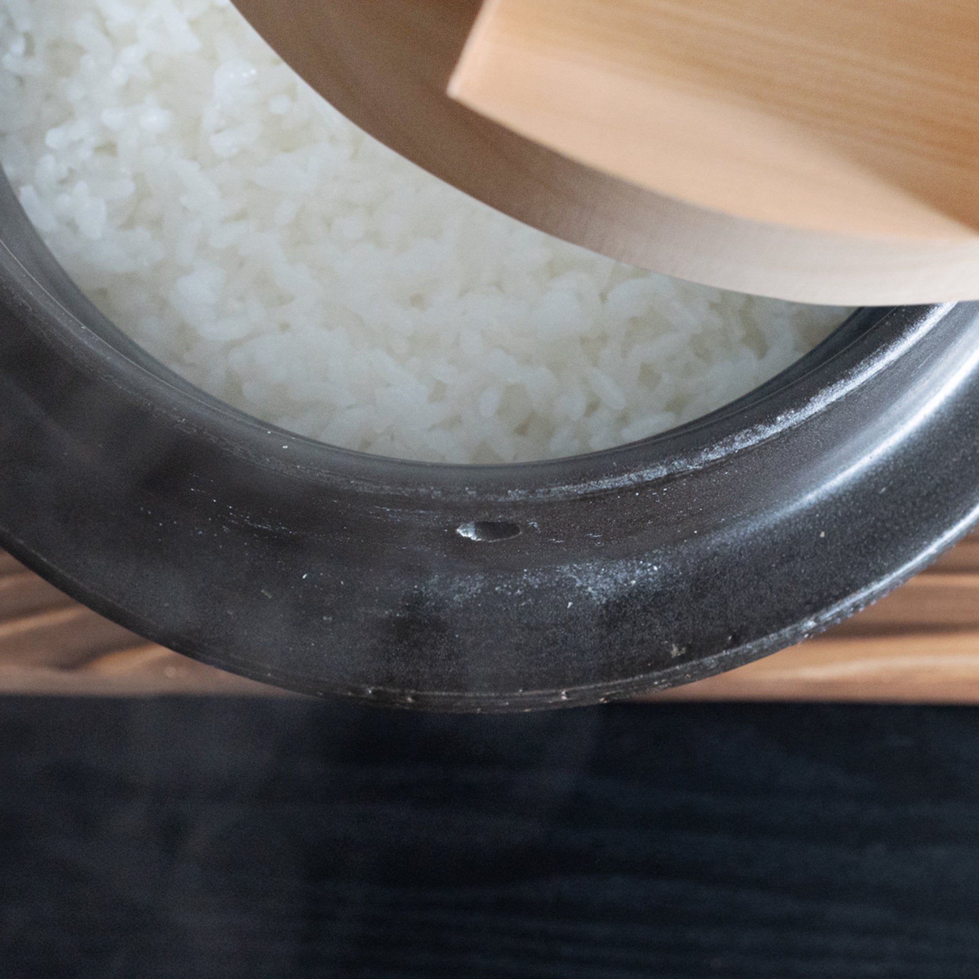 Hagama Banko Donabe Rice Cooker 3 Rice Cooker Cups (3 Gou) with Rice Scoop and Pot Mat - MUSUBI KILN - Quality Japanese Tableware and Gift