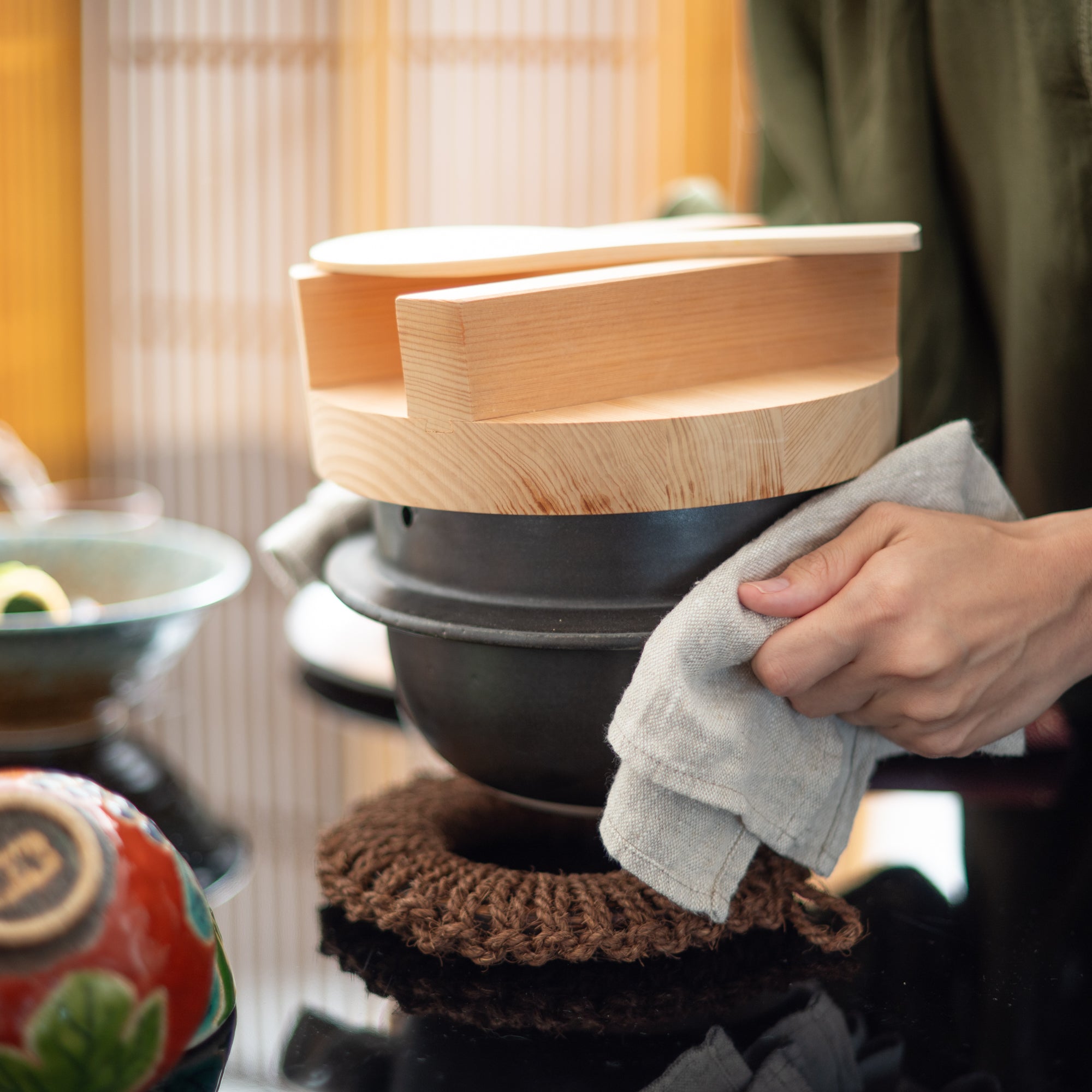Hagama Banko Donabe Rice Cooker 3 Rice Cooker Cups (3 Gou) with Rice Scoop and Pot Mat - MUSUBI KILN - Quality Japanese Tableware and Gift