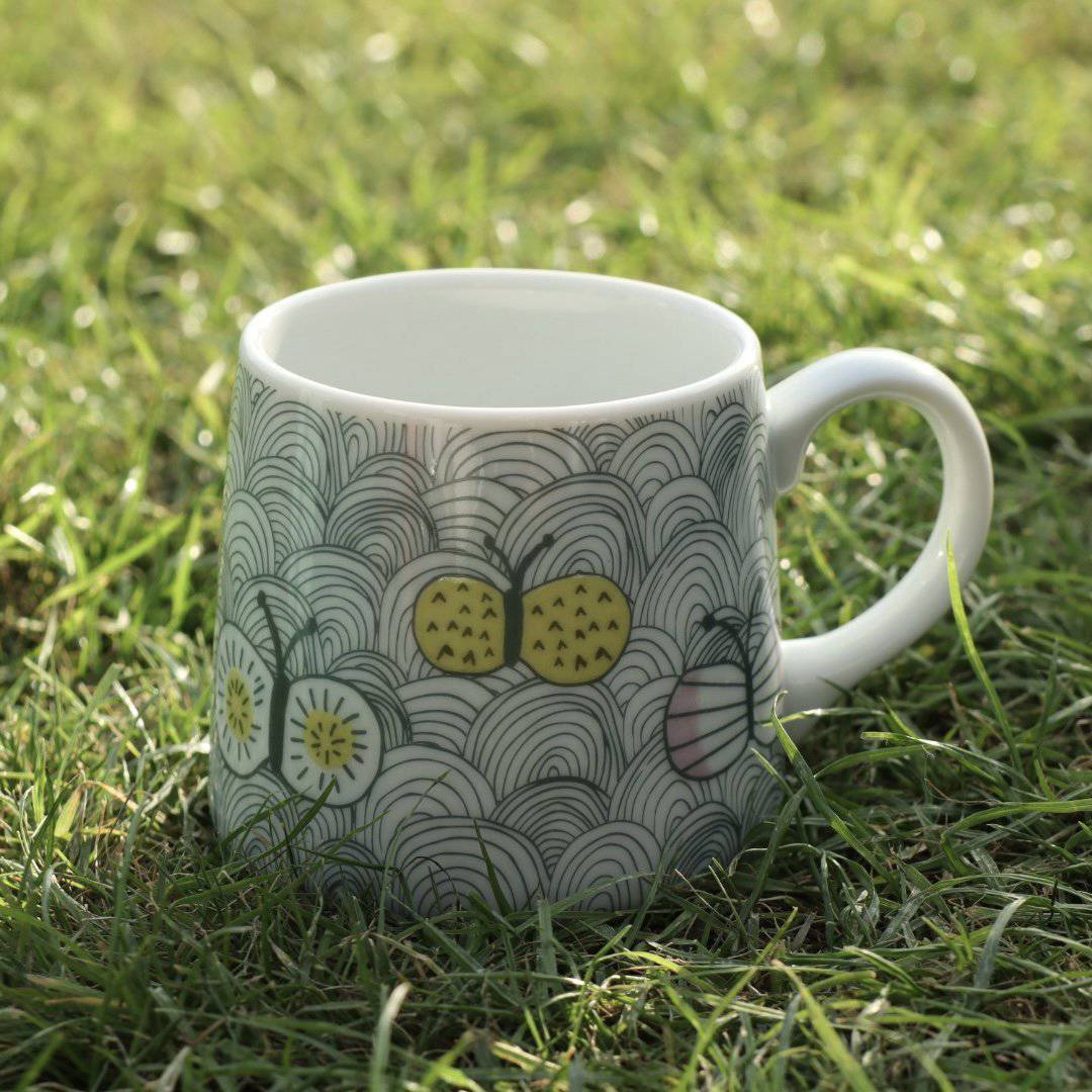 Harekutani Butterfly Kutani Mug - MUSUBI KILN - Quality Japanese Tableware and Gift