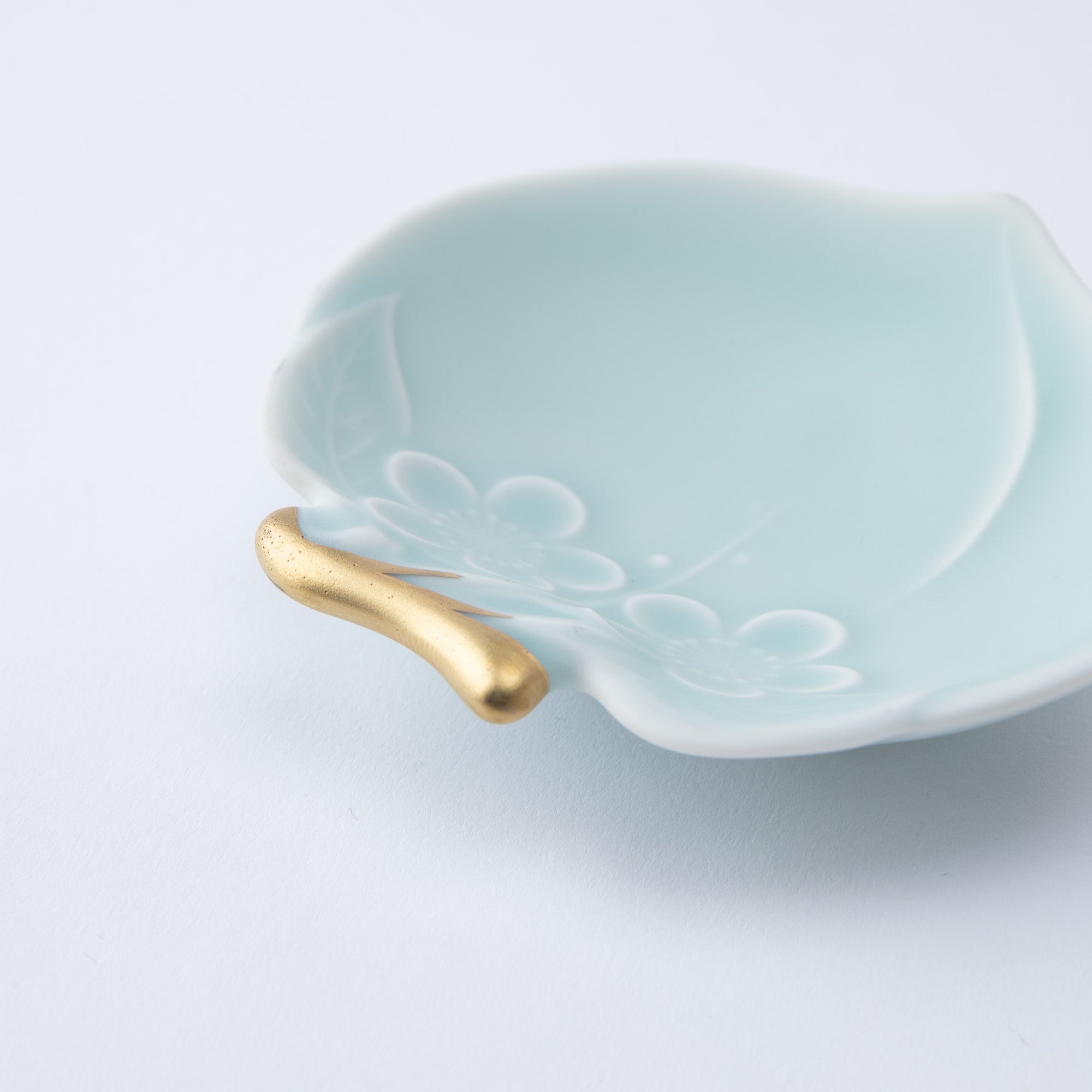 Hataman Touen Moist Gold Peach Imari Nabeshima Ware Sauce Plate - MUSUBI KILN - Quality Japanese Tableware and Gift