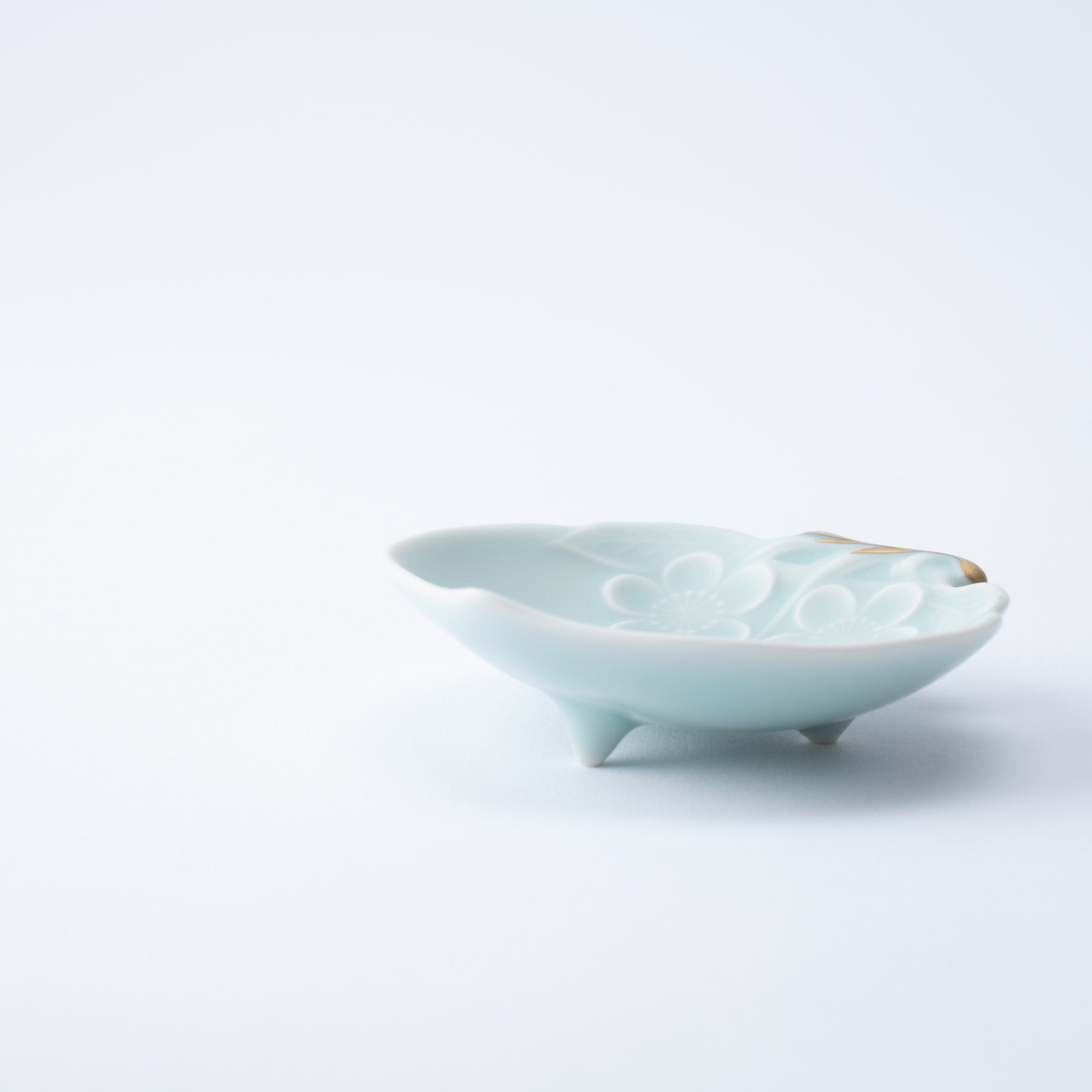 Hataman Touen Moist Gold Peach Imari Nabeshima Ware Sauce Plate - MUSUBI KILN - Quality Japanese Tableware and Gift