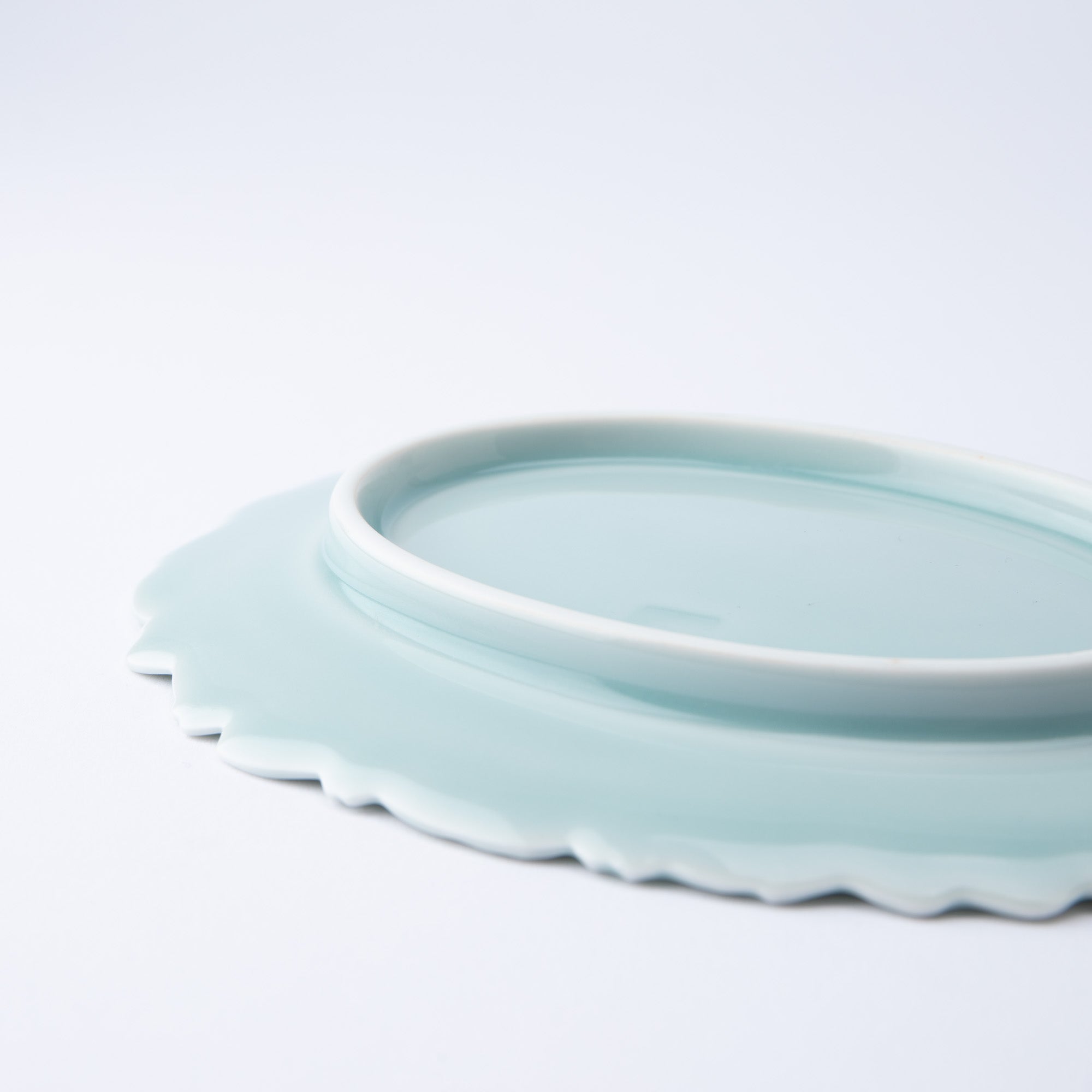 Hataman Touen Moist Sakura Imari Nabeshima Ware Side Plate - MUSUBI KILN - Quality Japanese Tableware and Gift