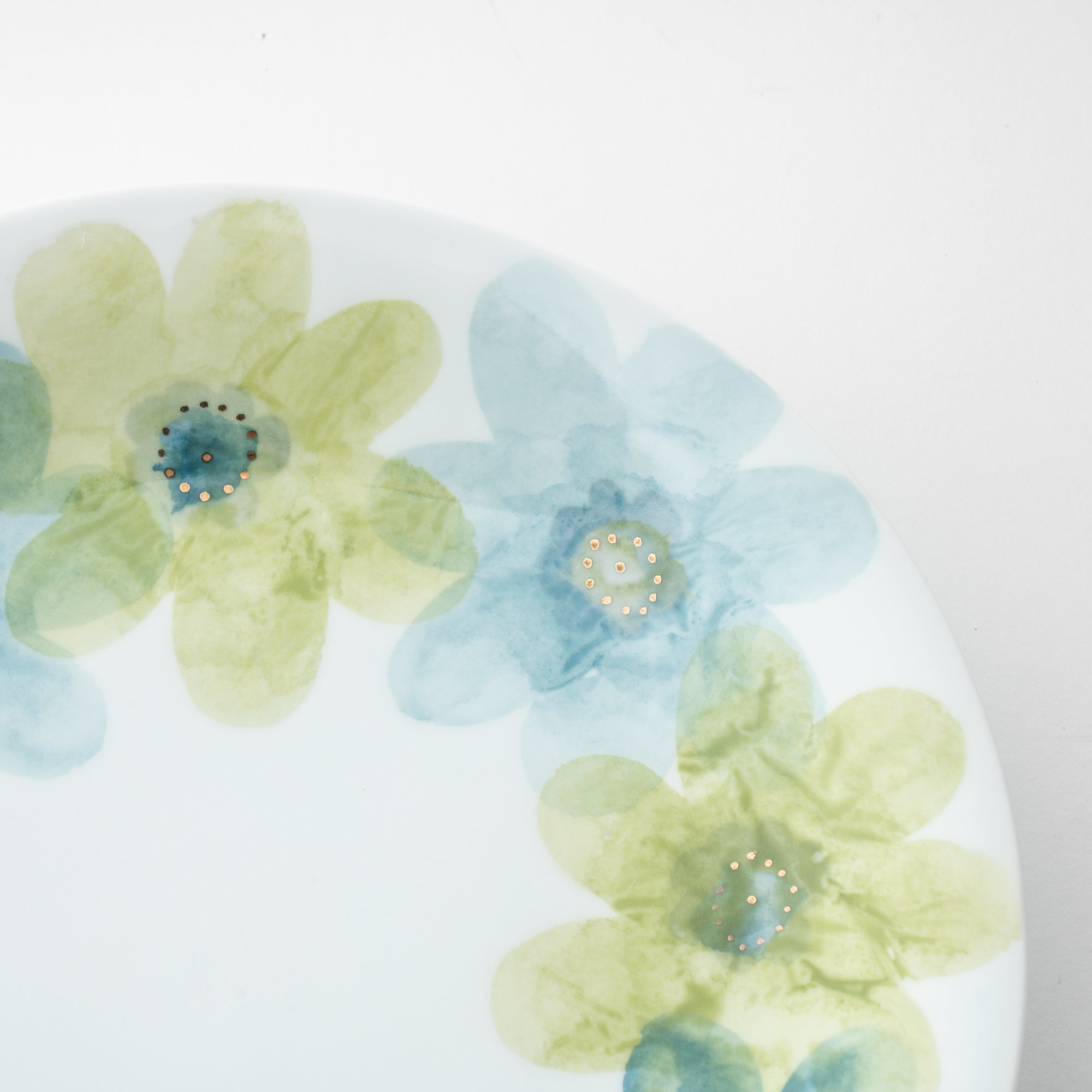 Higashi Kiln Light Fleur Tobe Round Plate - MUSUBI KILN - Quality Japanese Tableware and Gift