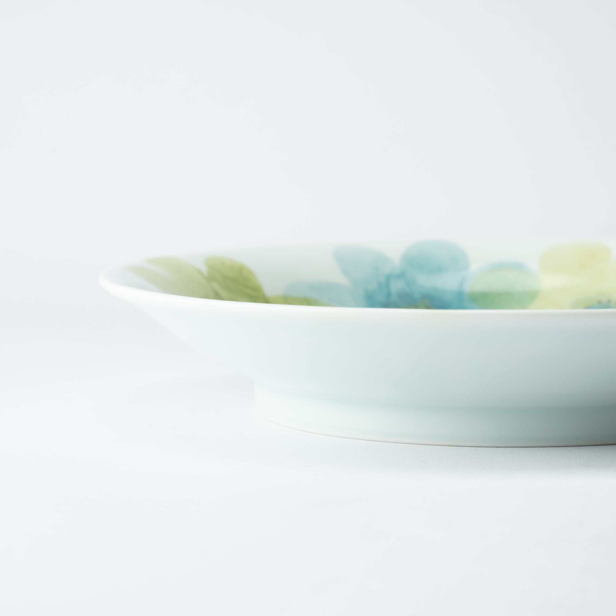 Higashi Kiln Light Fleur Tobe Round Plate - MUSUBI KILN - Quality Japanese Tableware and Gift