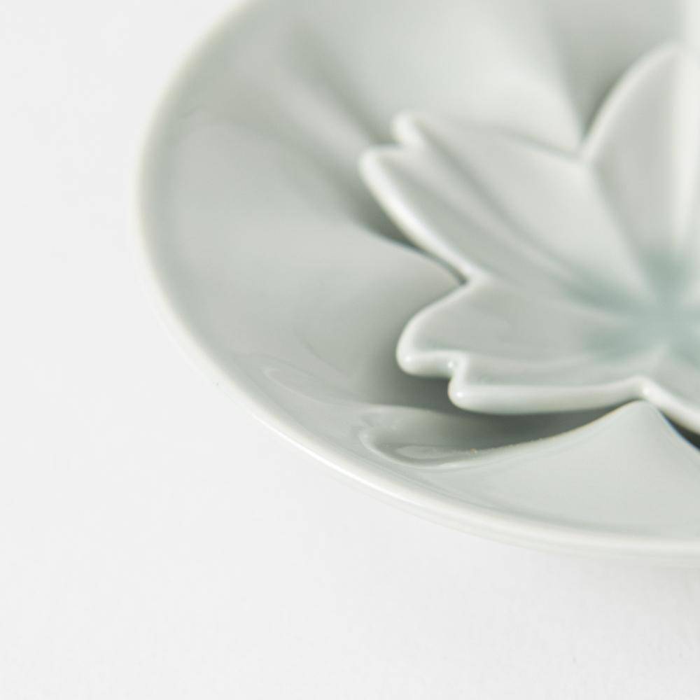 Hiracle Sakura Kutani Sauce Plate Set - MUSUBI KILN - Quality Japanese Tableware and Gift