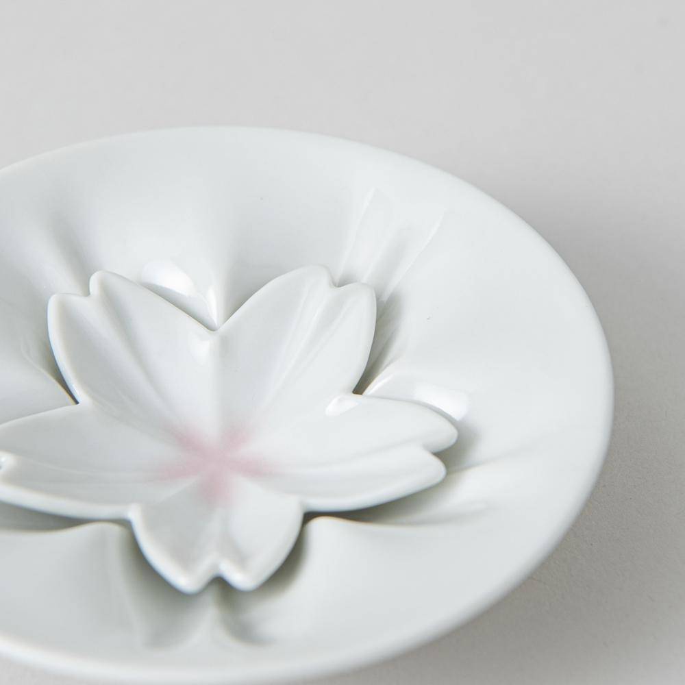 Hiracle Sakura Kutani Sauce Plate Set - MUSUBI KILN - Quality Japanese Tableware and Gift