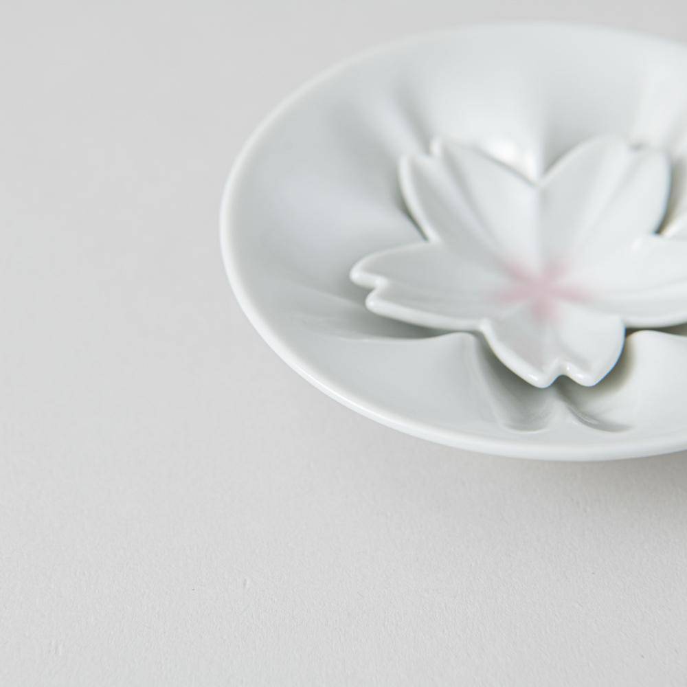 Hiracle Sakura Kutani Sauce Plate Set - MUSUBI KILN - Quality Japanese Tableware and Gift