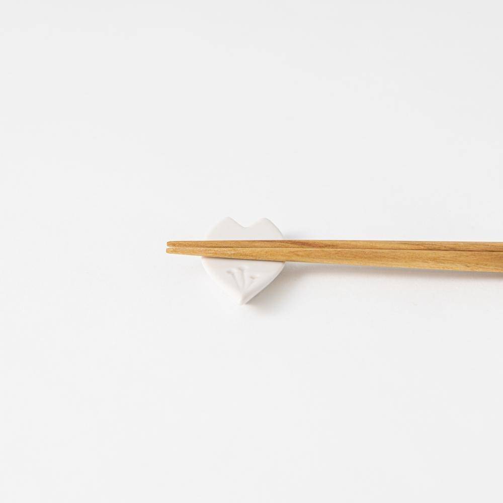 Hiracle Sakura Petals Kutani Chopstick Rest - MUSUBI KILN - Quality Japanese Tableware and Gift