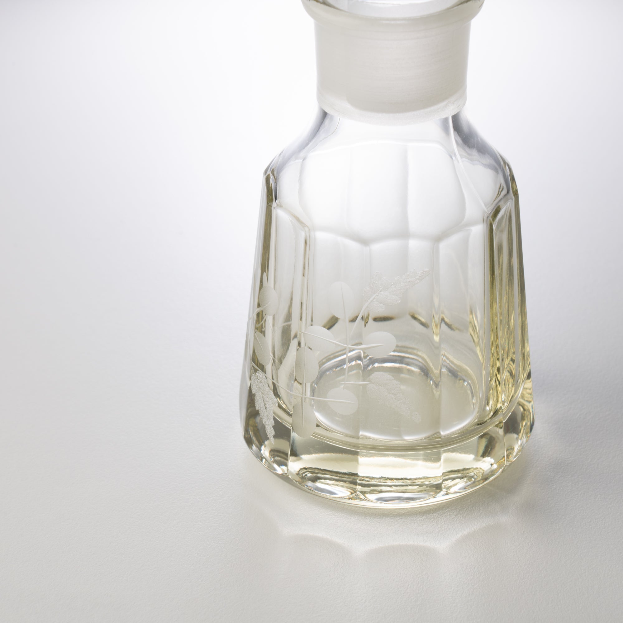 Hirota Autumn Hagi Edo Kiriko Cut Glass Soy Sauce Dispenser - MUSUBI KILN - Quality Japanese Tableware and Gift