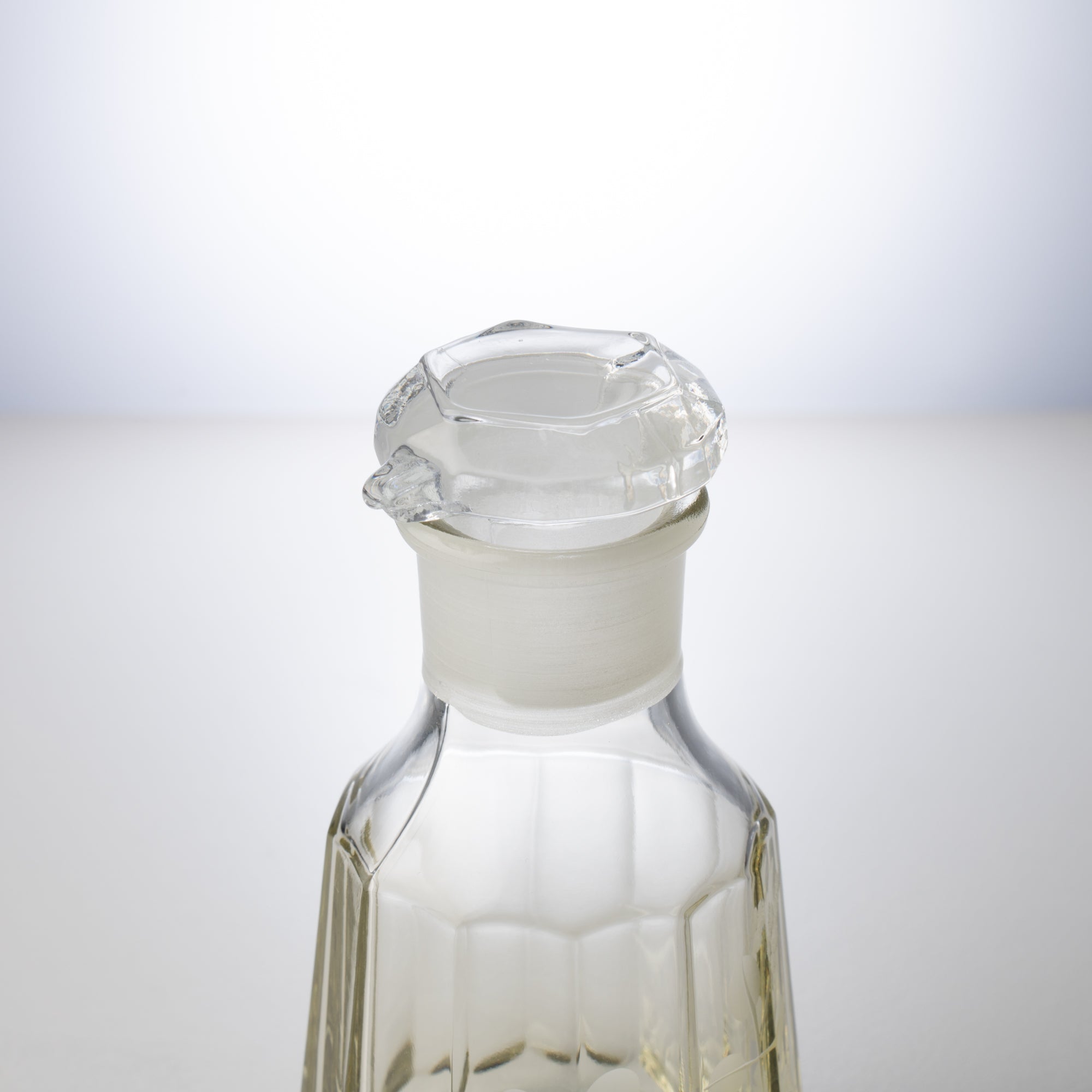 Hirota Autumn Hagi Edo Kiriko Cut Glass Soy Sauce Dispenser - MUSUBI KILN - Quality Japanese Tableware and Gift