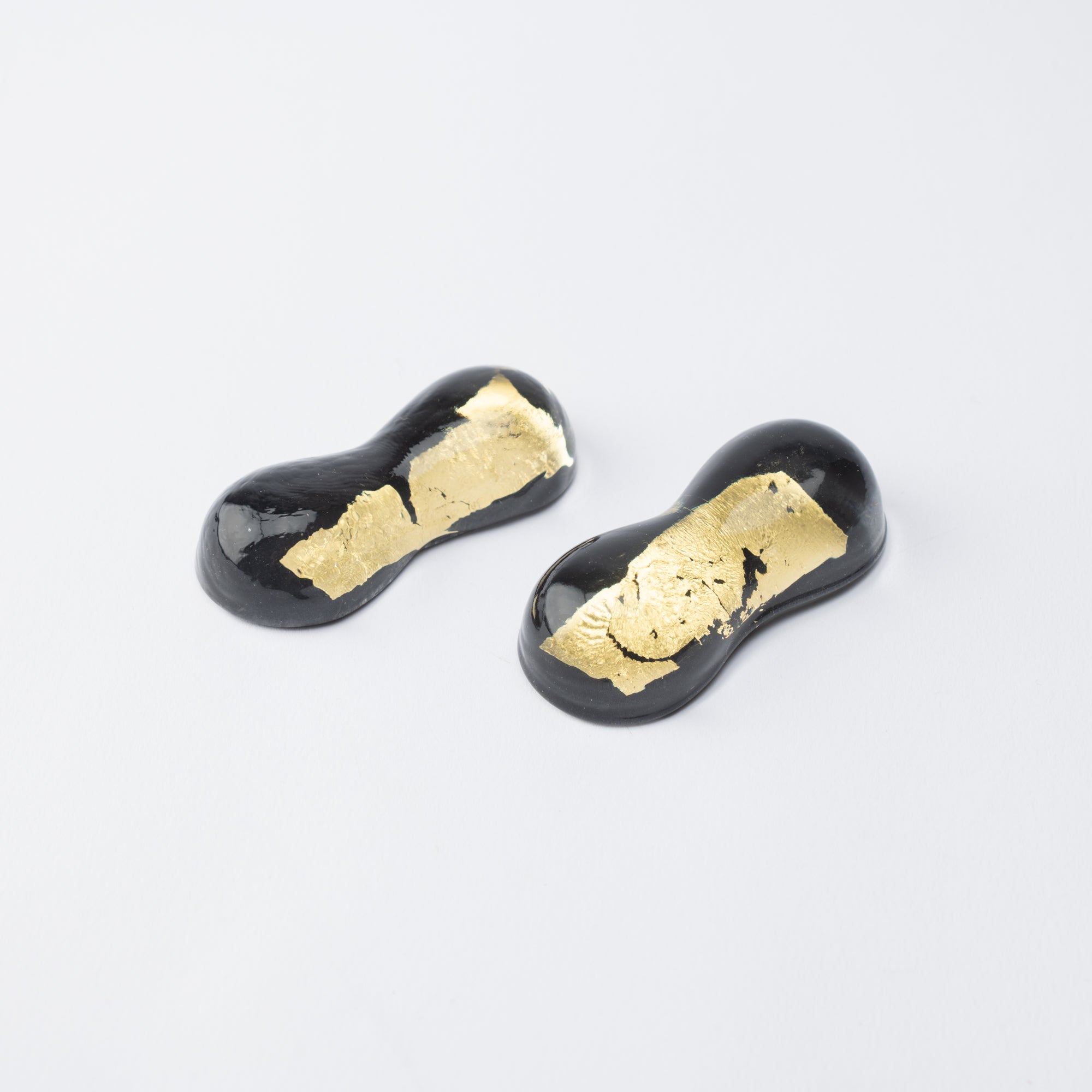 Hirota Black Gold Leaf Edo Glass Chopstick Rest Set - MUSUBI KILN - Quality Japanese Tableware and Gift
