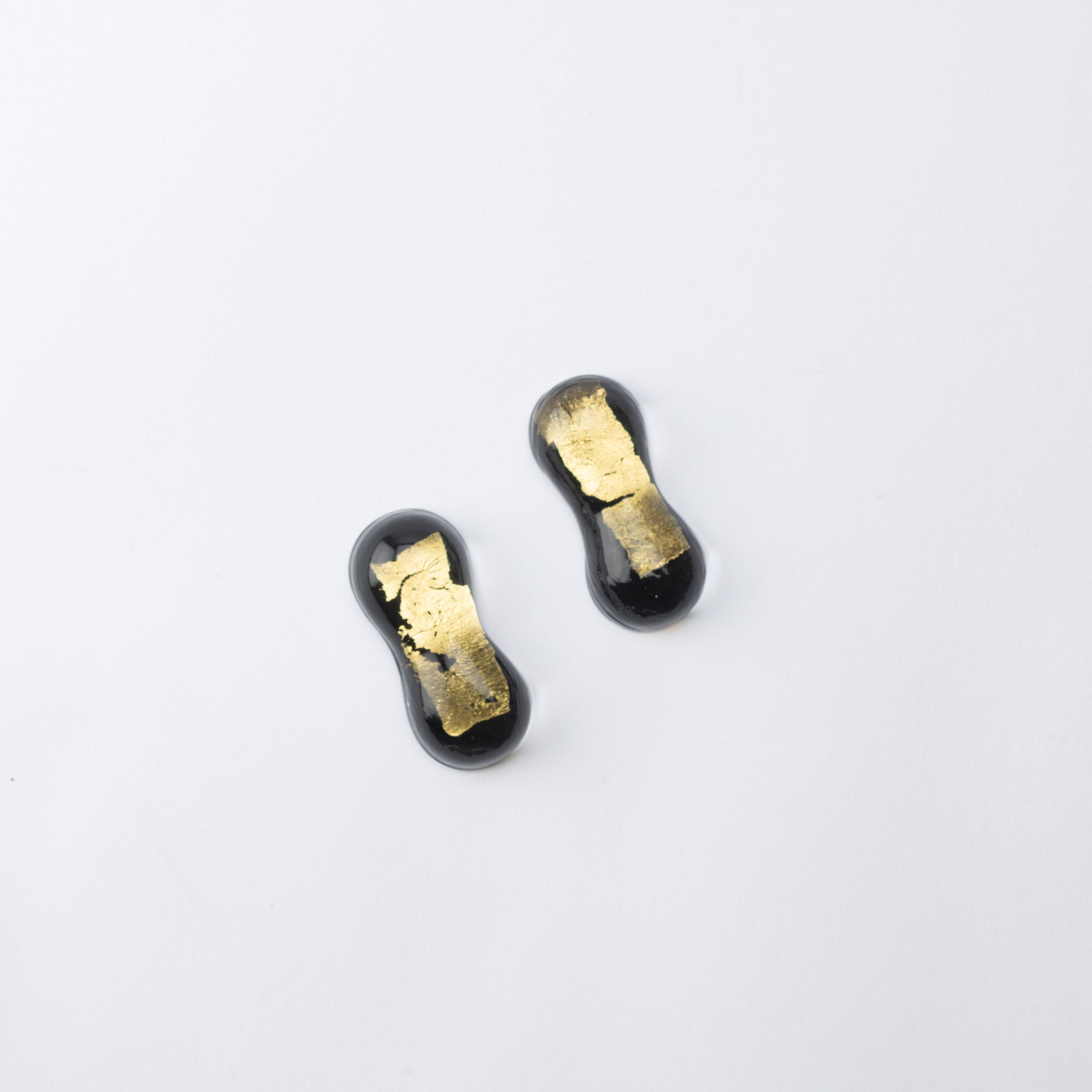 Hirota Black Gold Leaf Edo Glass Chopstick Rest Set - MUSUBI KILN - Quality Japanese Tableware and Gift
