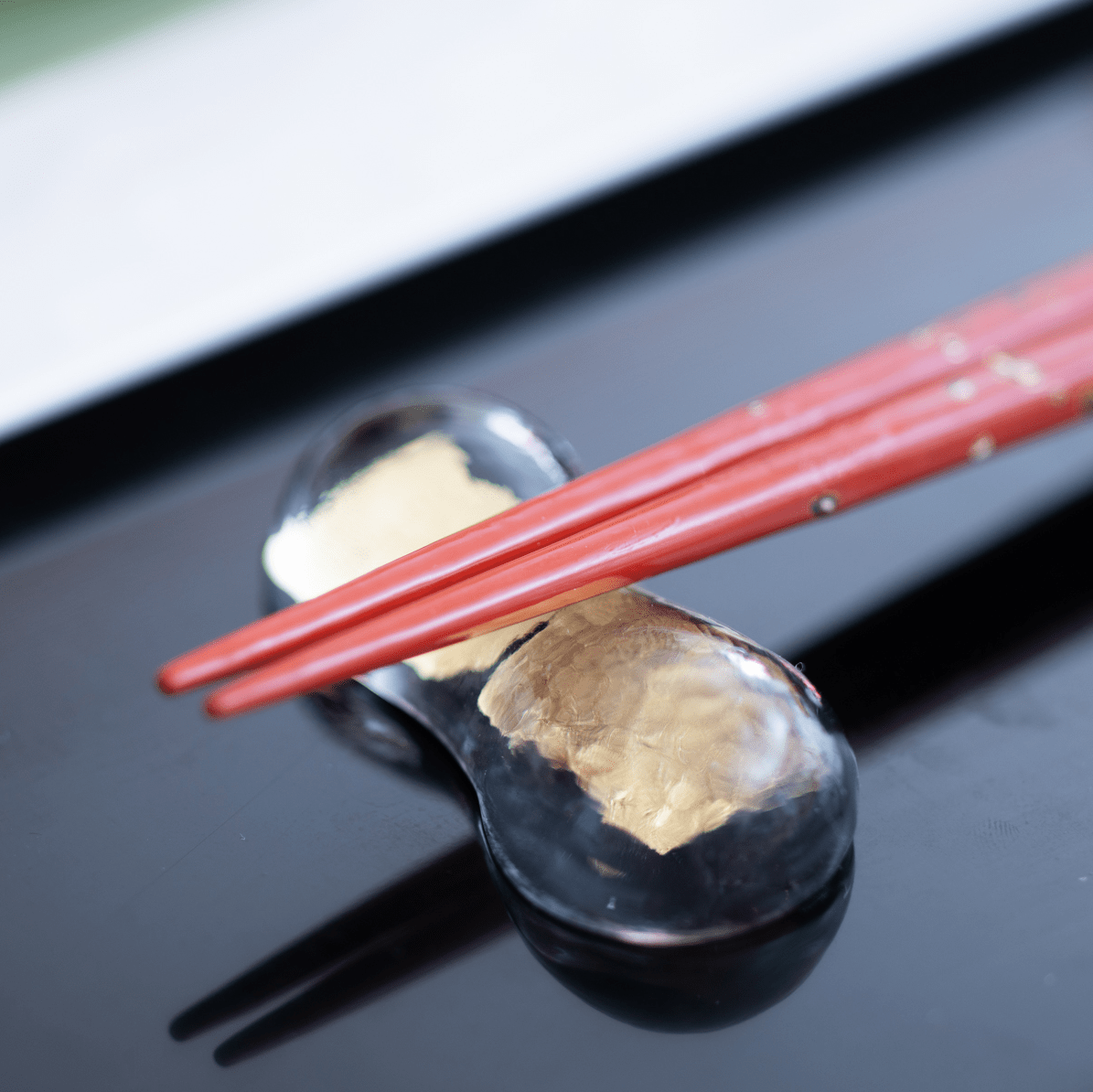 Hirota Black Gold Leaf Edo Glass Chopstick Rest Set - MUSUBI KILN - Quality Japanese Tableware and Gift
