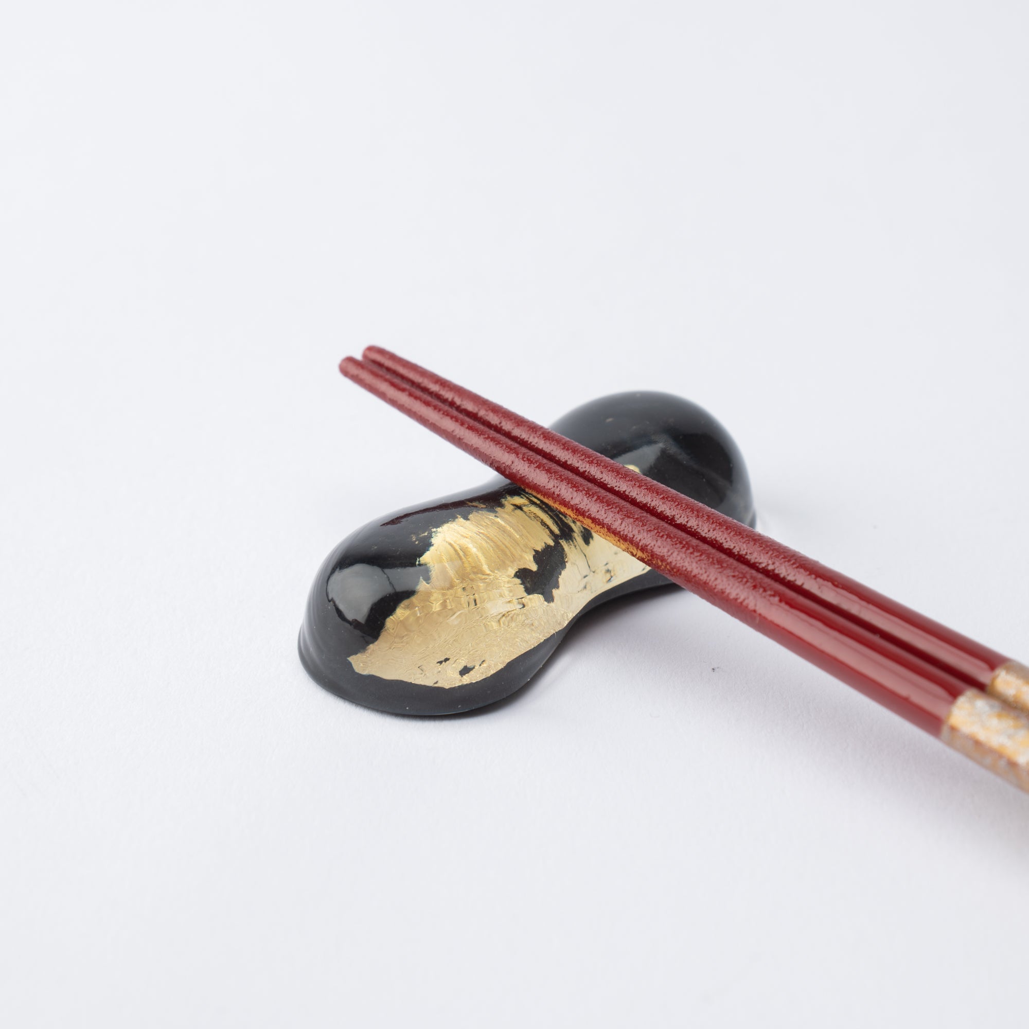 Hirota Black Gold Leaf Edo Glass Chopstick Rest Set - MUSUBI KILN - Quality Japanese Tableware and Gift