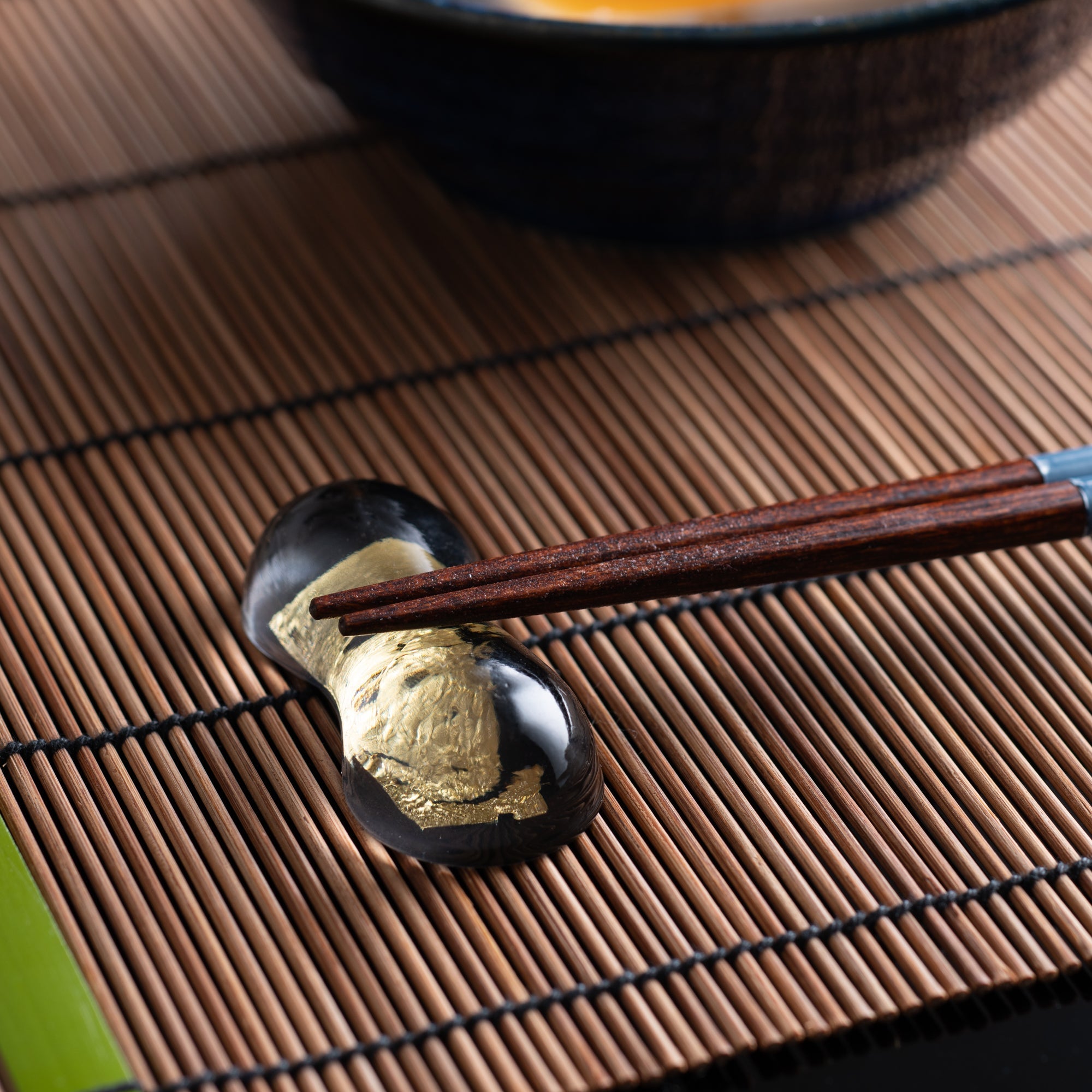 Hirota Black Gold Leaf Edo Glass Chopstick Rest Set - MUSUBI KILN - Quality Japanese Tableware and Gift
