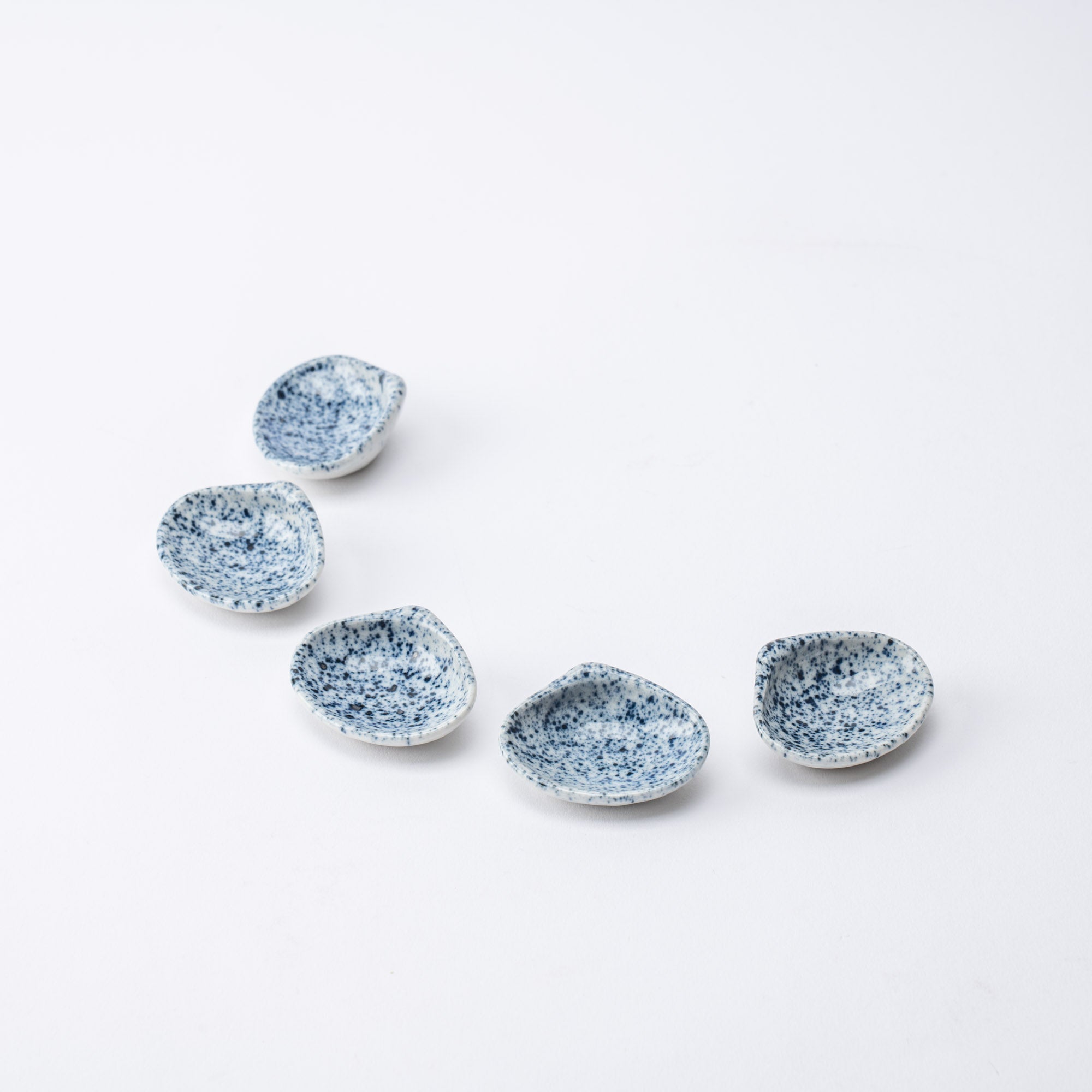 Hozan Kiln Ink - Sprayed Shell Kyo Ware Chopstick Rest Set - MUSUBI KILN - Quality Japanese Tableware and Gift