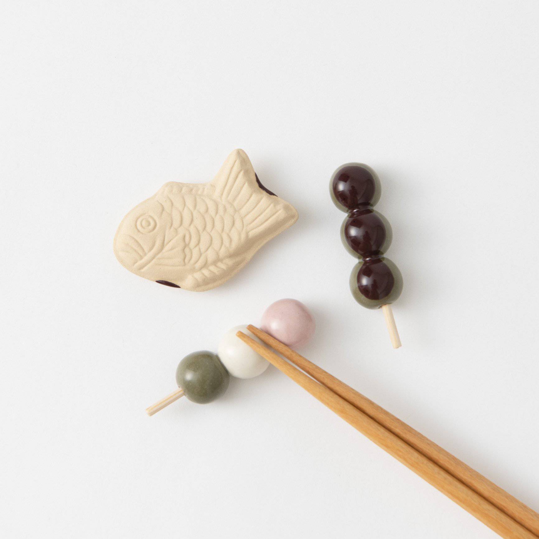 Ihoshiro Kiln Wagashi Series Mino Ware Chopstick Rest - MUSUBI KILN - Quality Japanese Tableware and Gift